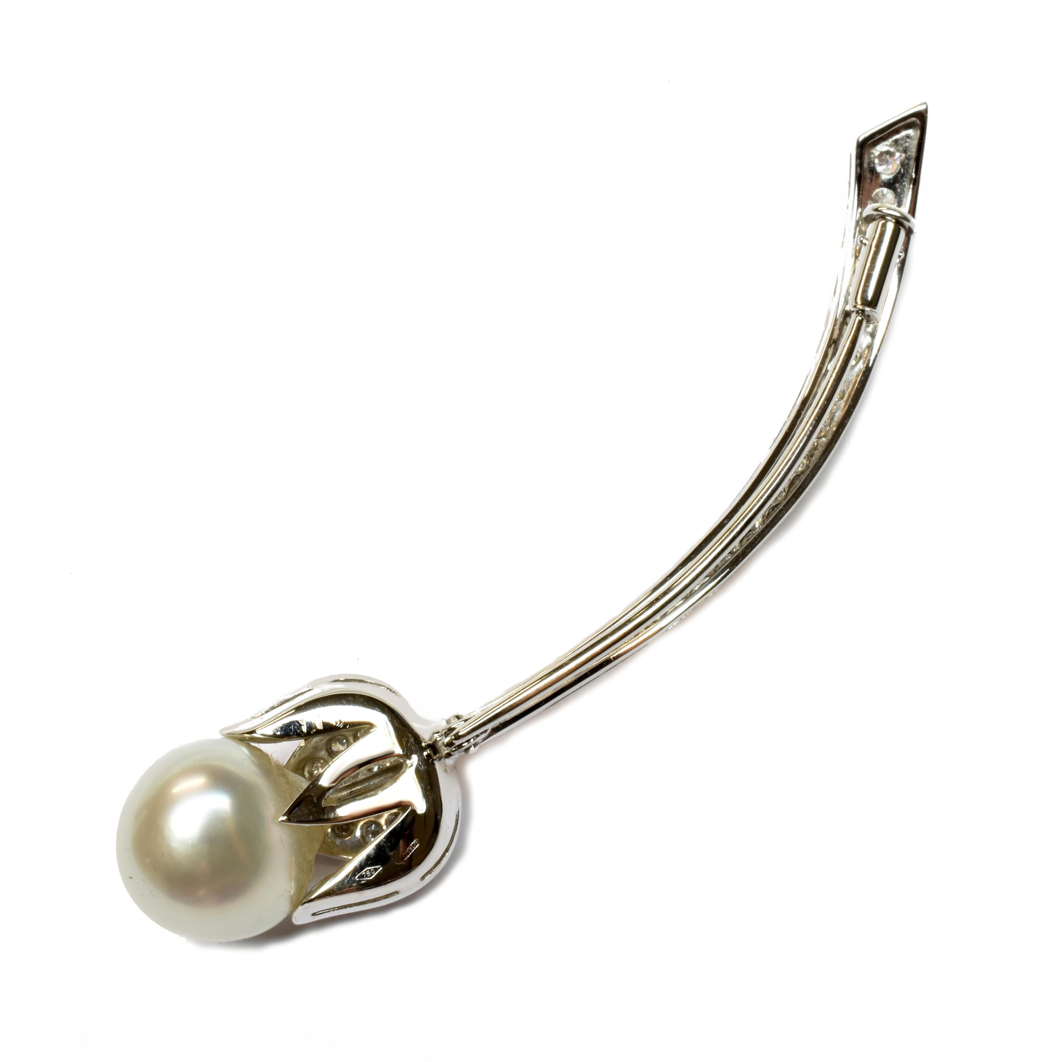 Contemporary Diamonds and South Sea Pearl Gold Floral Brooch Made in Italy For Sale