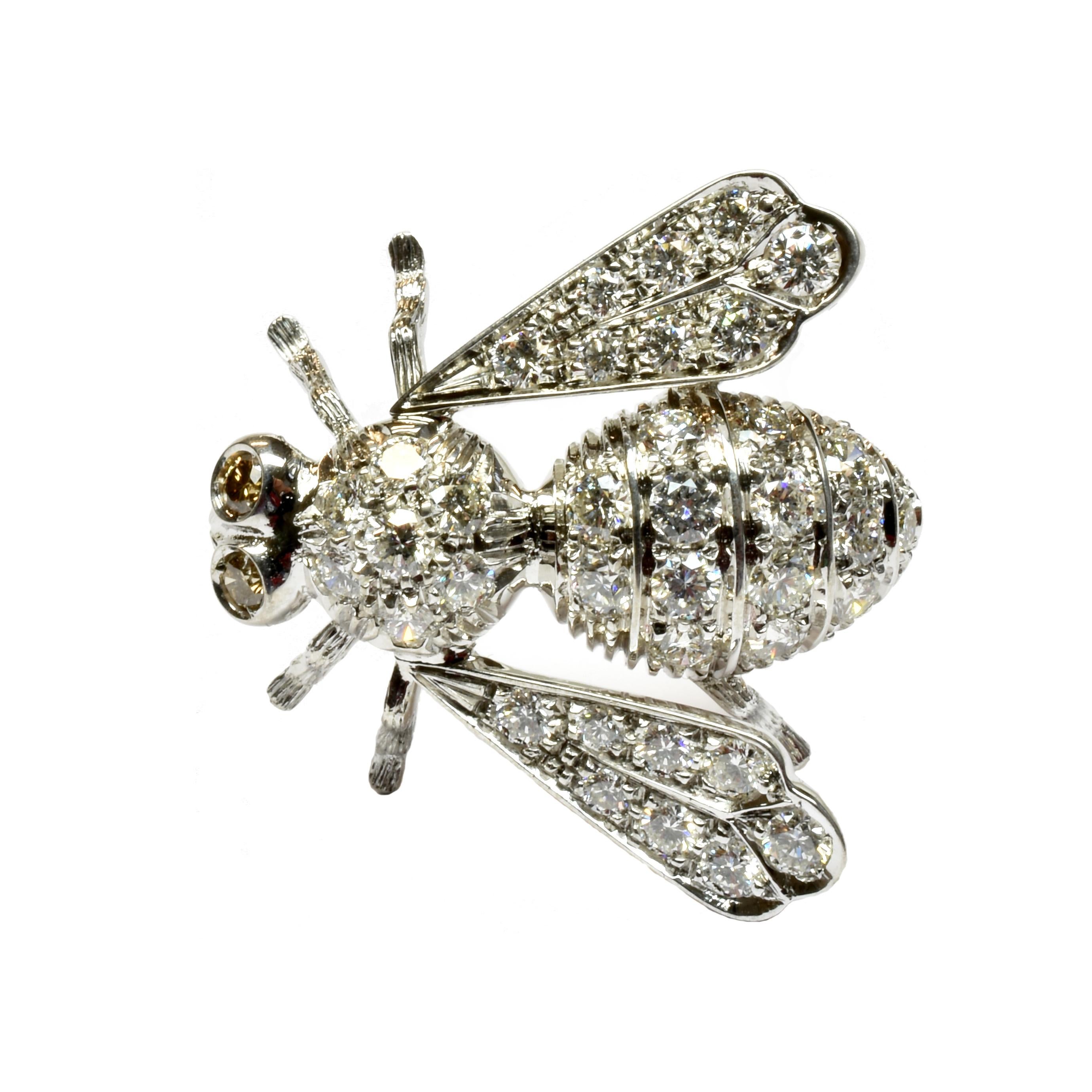 18 Kt Gold Bee Brooch with White Diamonds and Champagne Diamonds eyes.
Handmade in our Atelier in Valenza Italy.
Looks perfect on a Business Jacket or on a Cocktail Dress. 
This nice Brooch can be made in any combination of Colour Stones and