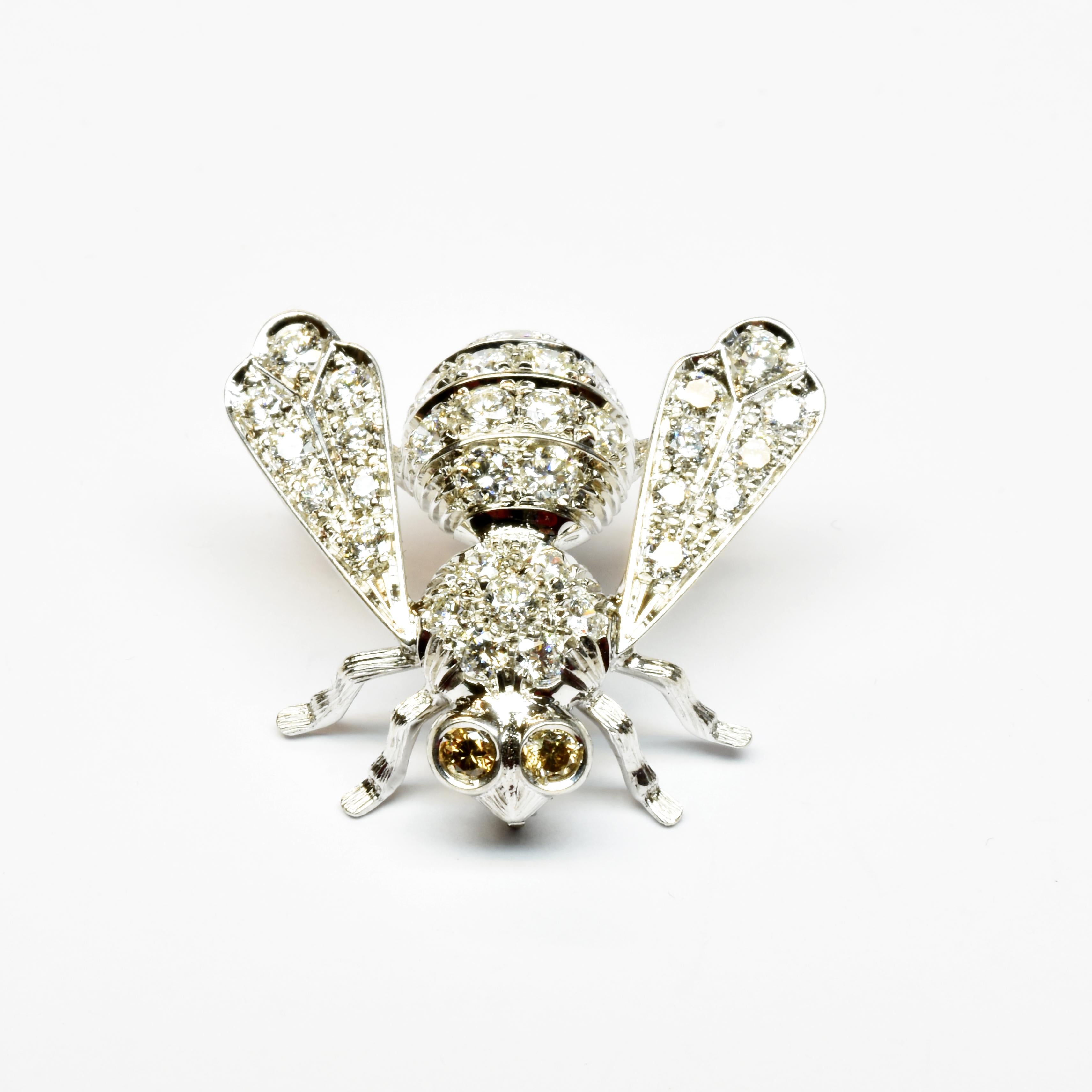 Diamonds Gold Bee Brooch, Made in Italy In New Condition For Sale In Valenza, AL