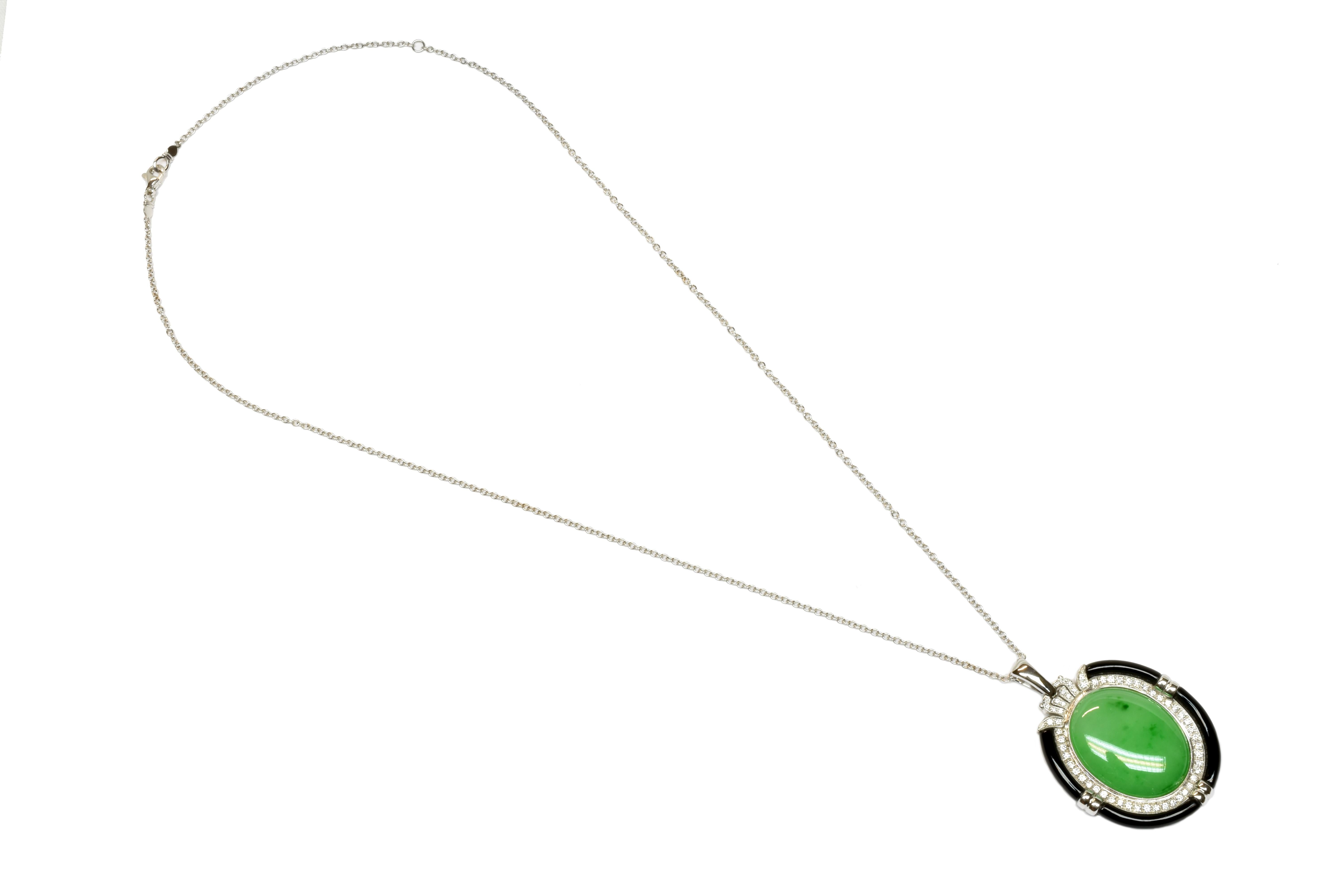 Oval Cut Green Jade and Onix Gold Pendant with Diamonds Made in Italy For Sale