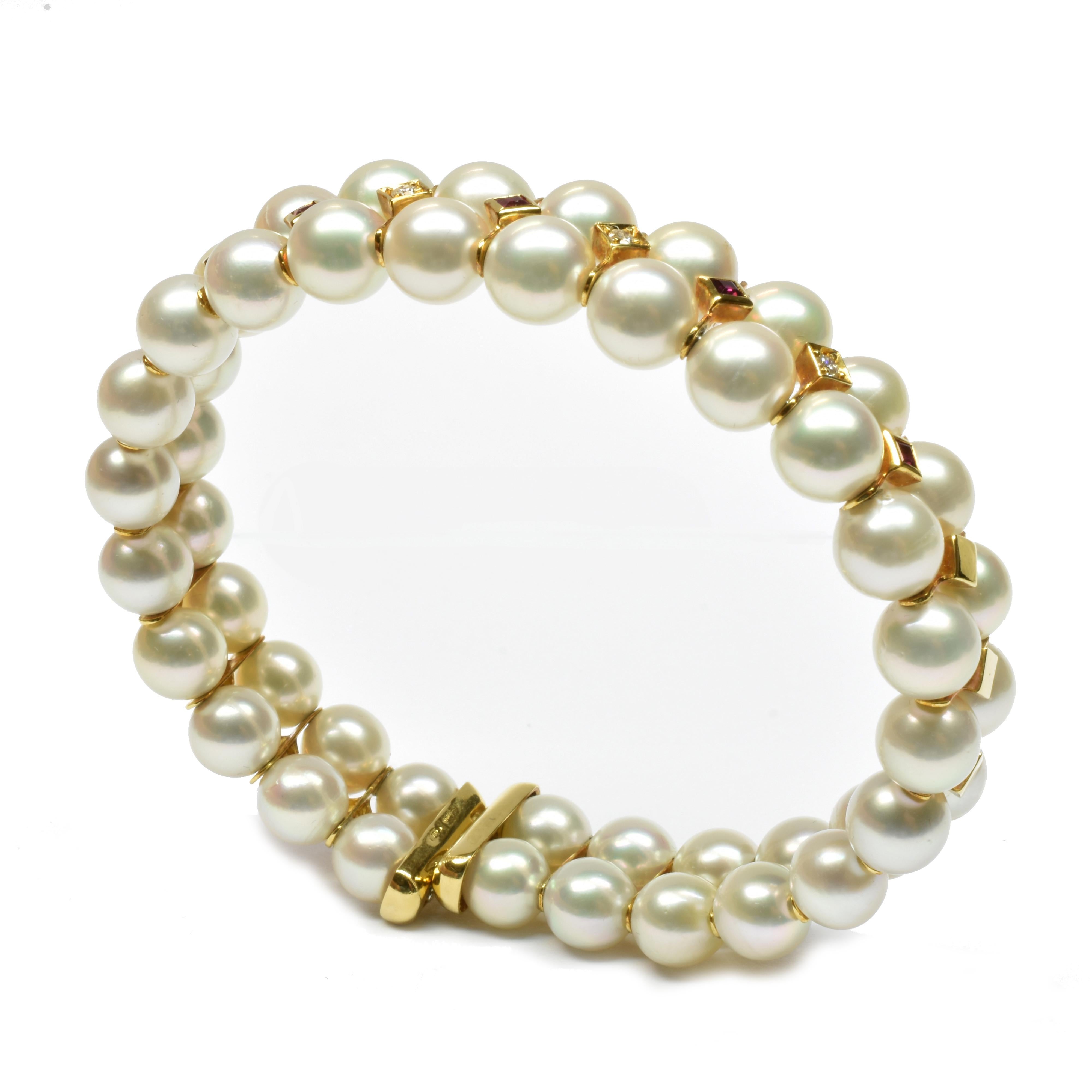 Goldarmband mit japanischen Akoya-Perlen mit Rubinen und Diamanten im Zustand „Neu“ im Angebot in Valenza, AL