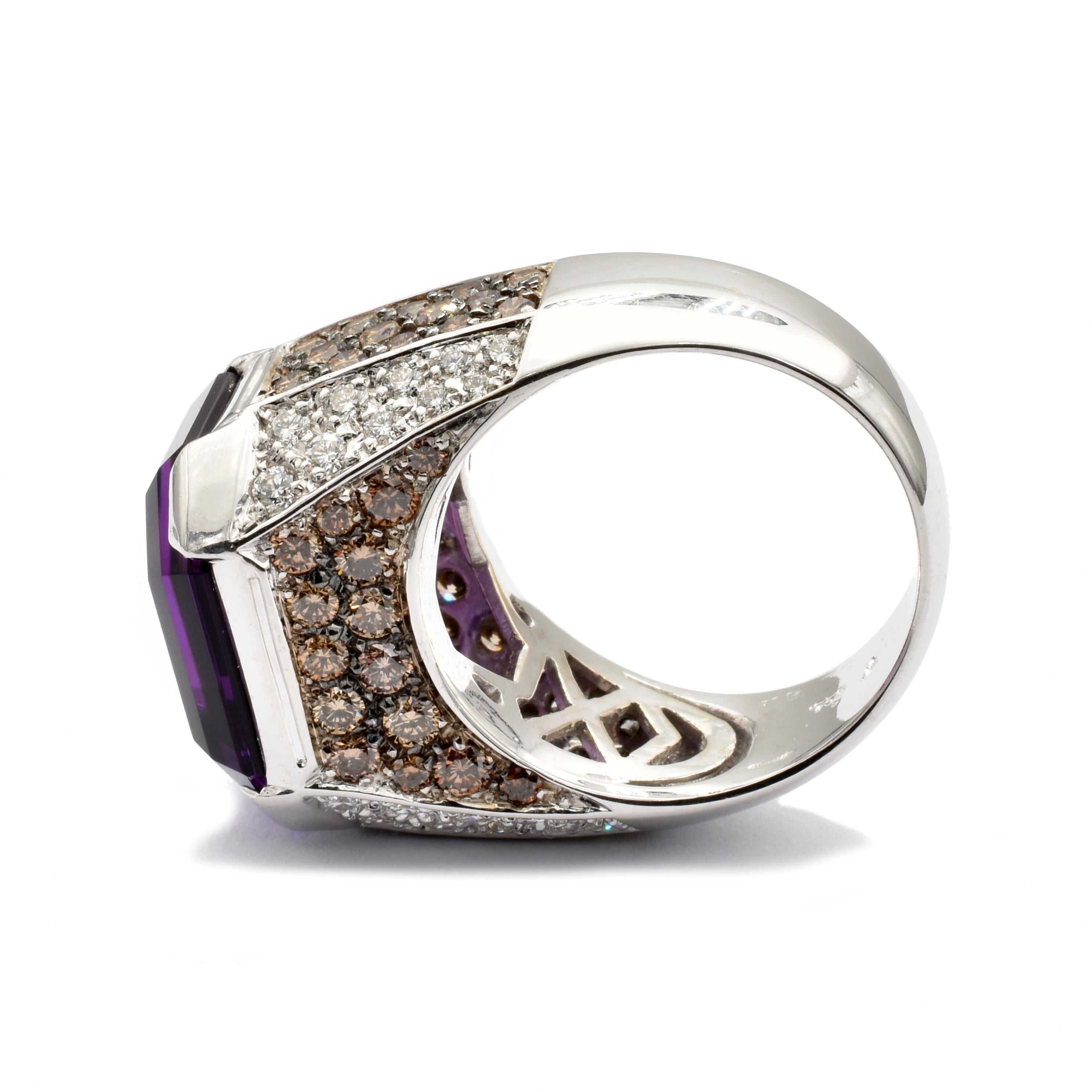 Octagonal Shaped Amethyst and Diamonds Gold Ring Made in Italy In New Condition For Sale In Valenza, AL