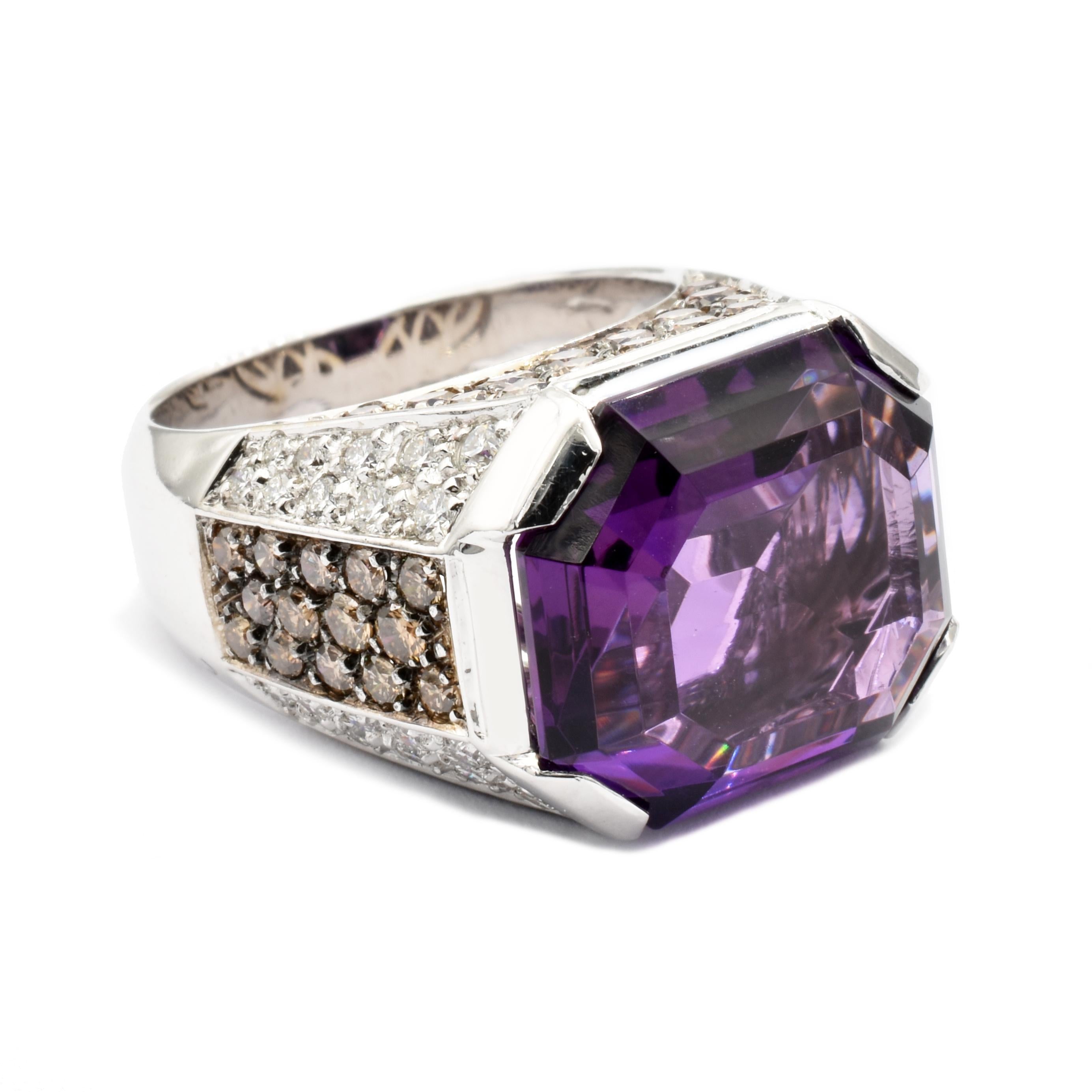 Women's Octagonal Shaped Amethyst and Diamonds Gold Ring Made in Italy For Sale