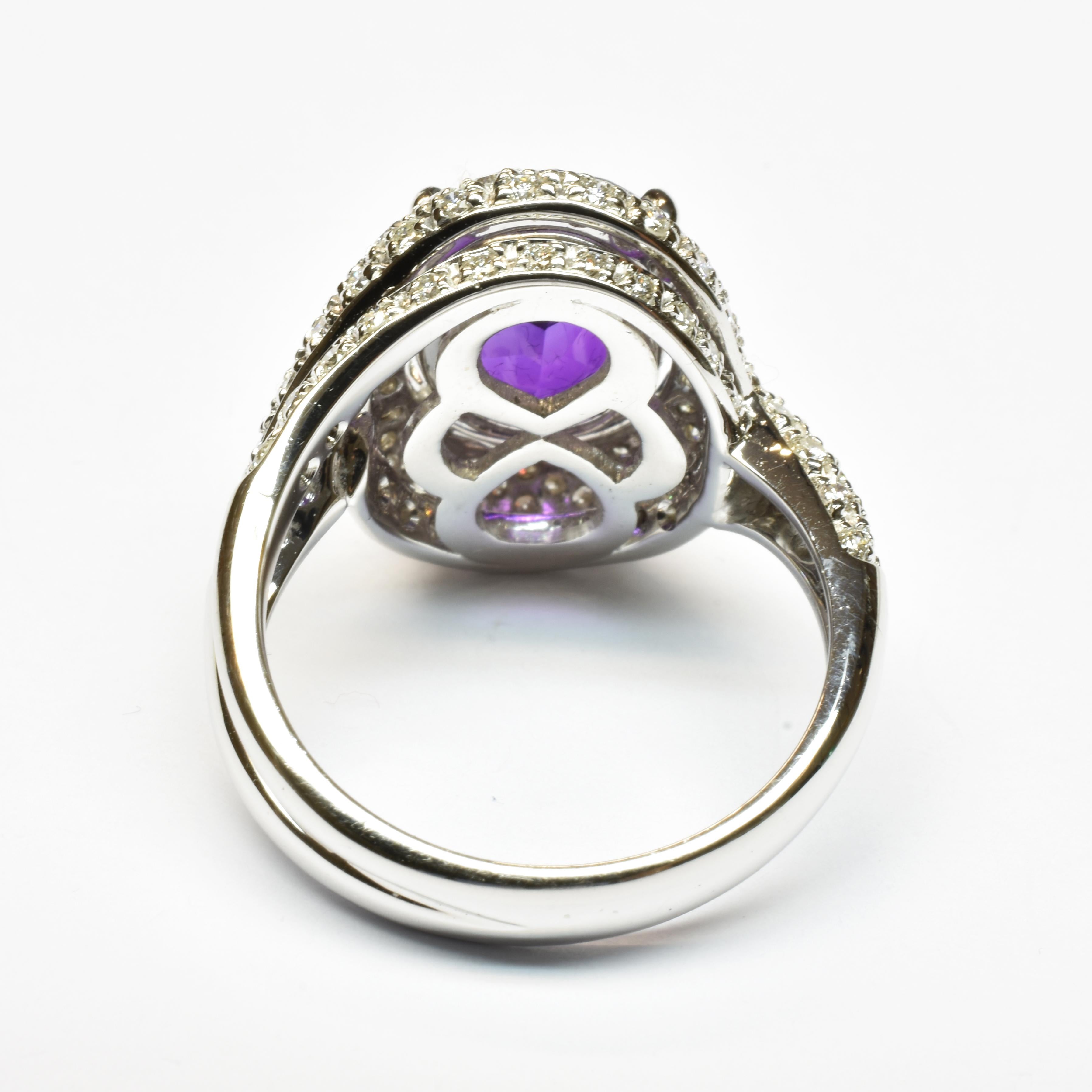 Oval Shaped Amethyst and Diamonds Gold Ring Made in Italy In New Condition For Sale In Valenza, AL