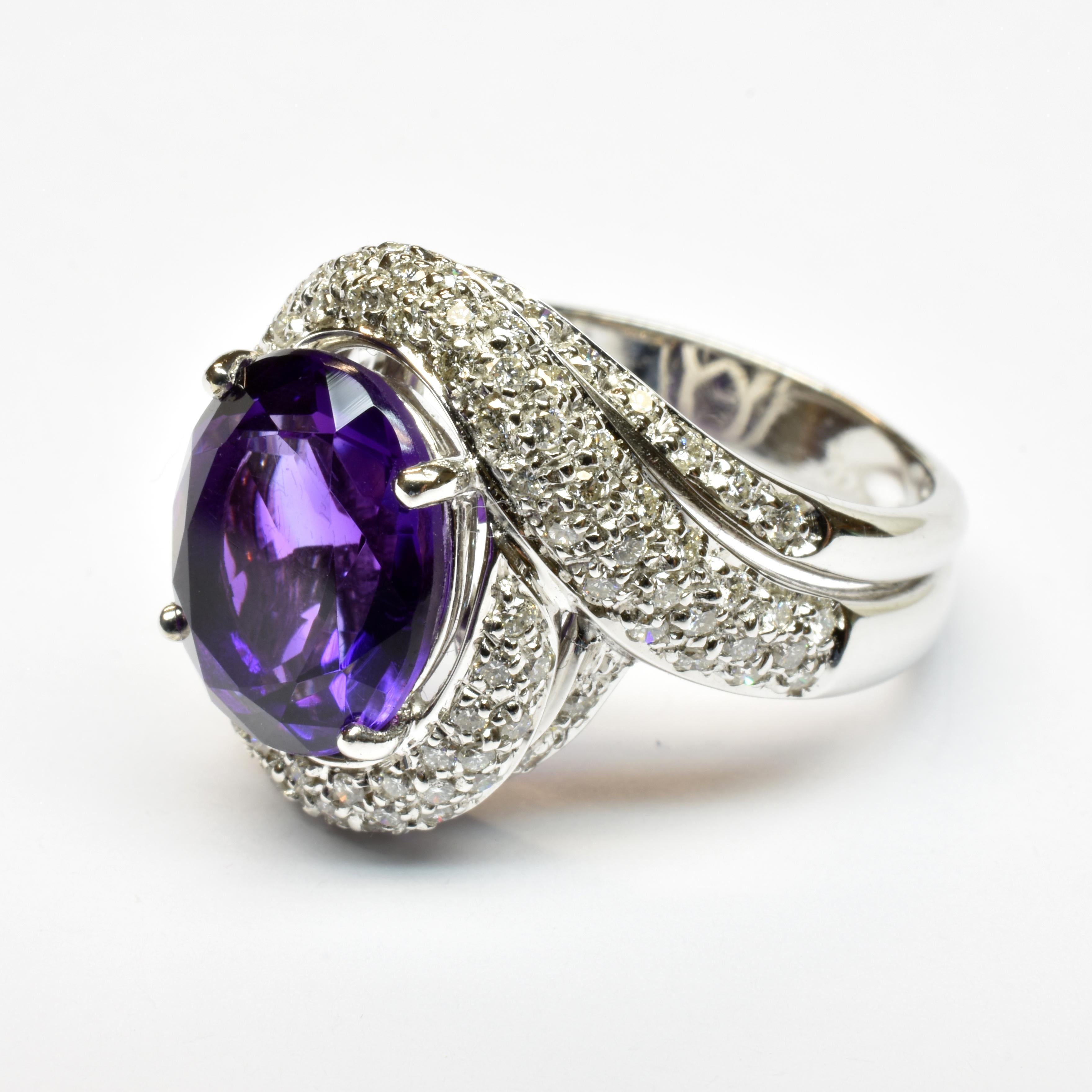 Oval Shaped Amethyst and Diamonds Gold Ring Made in Italy For Sale 1