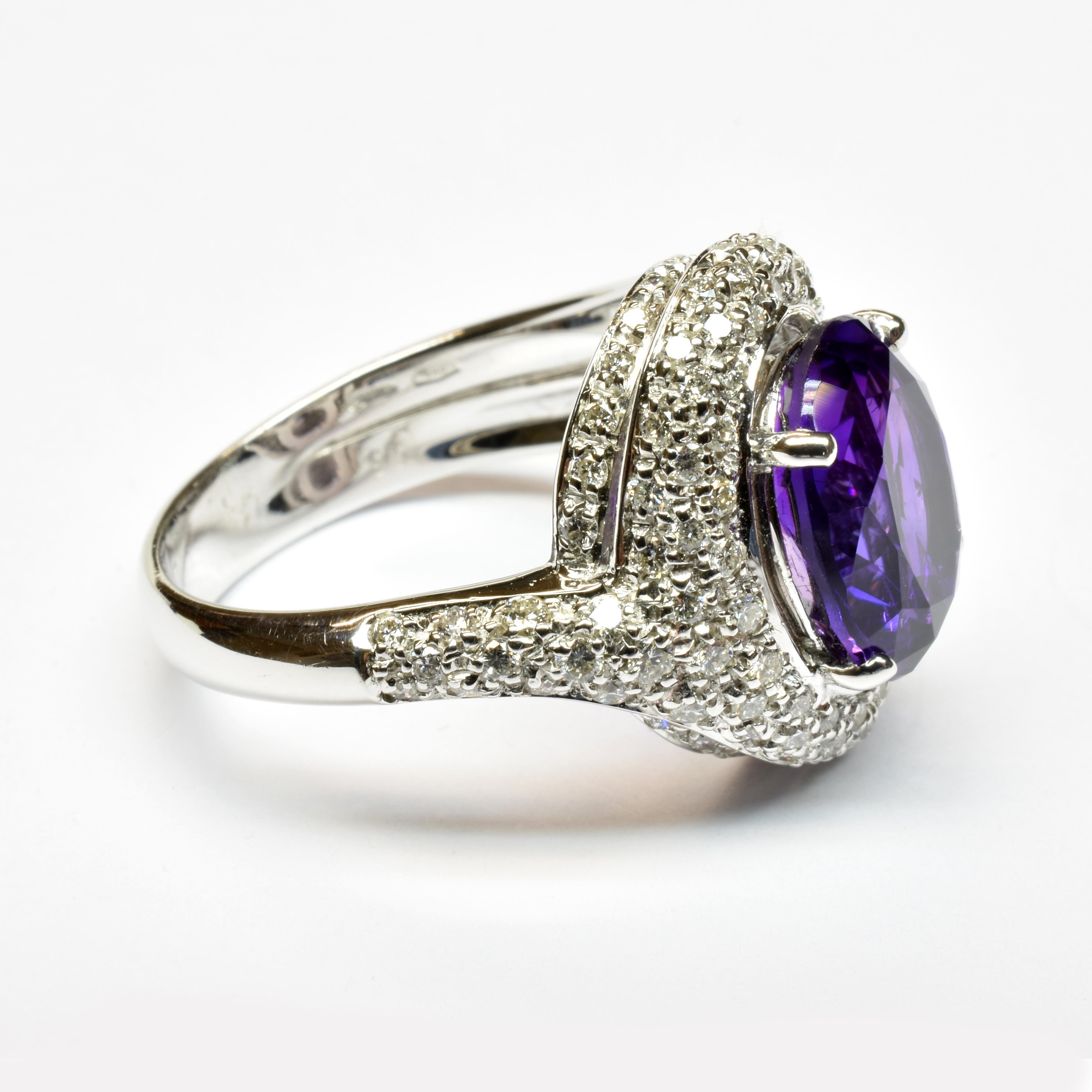 Oval Shaped Amethyst and Diamonds Gold Ring Made in Italy For Sale 2