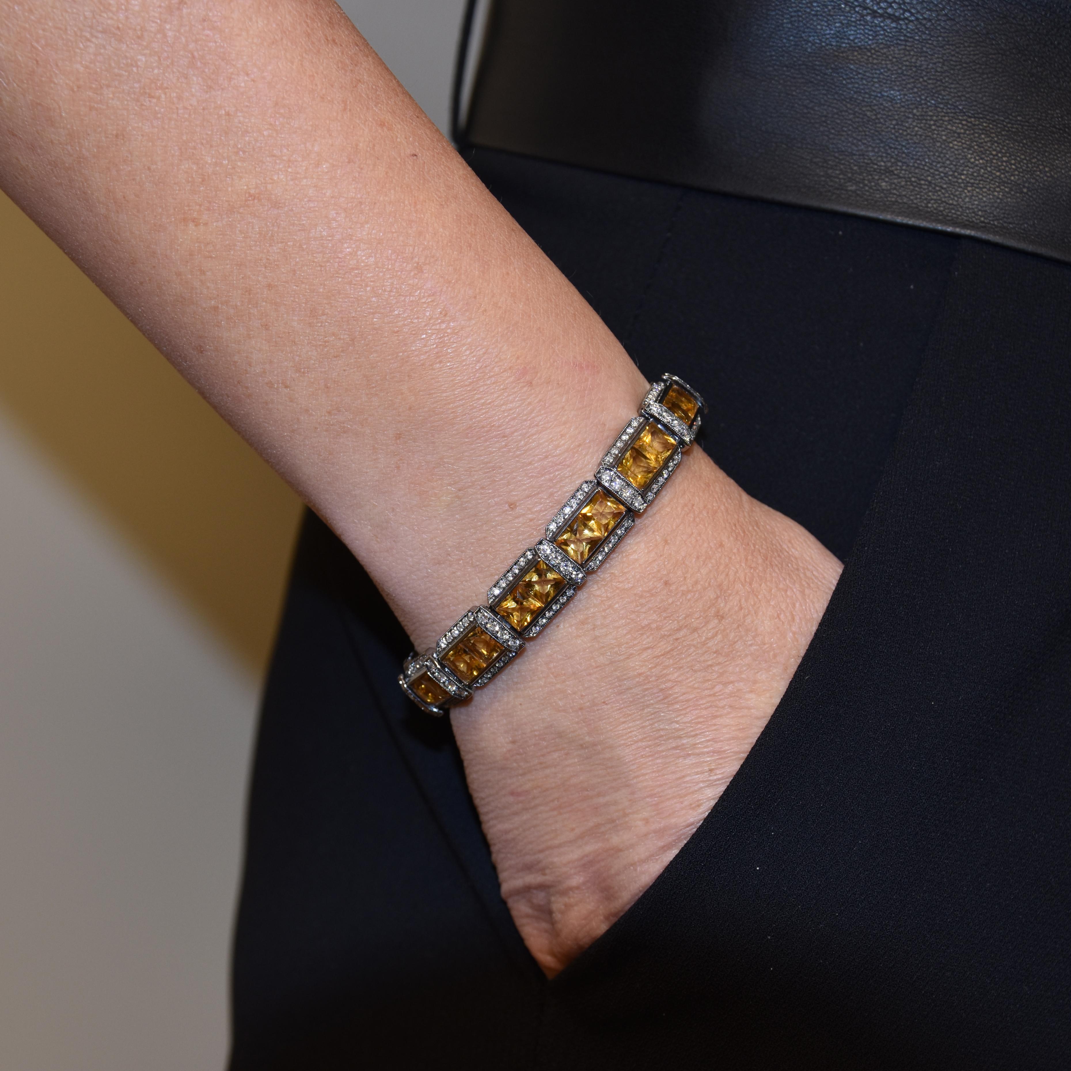Bracelet en or noir avec quartz taille princesse et diamants, Italie en vente 1