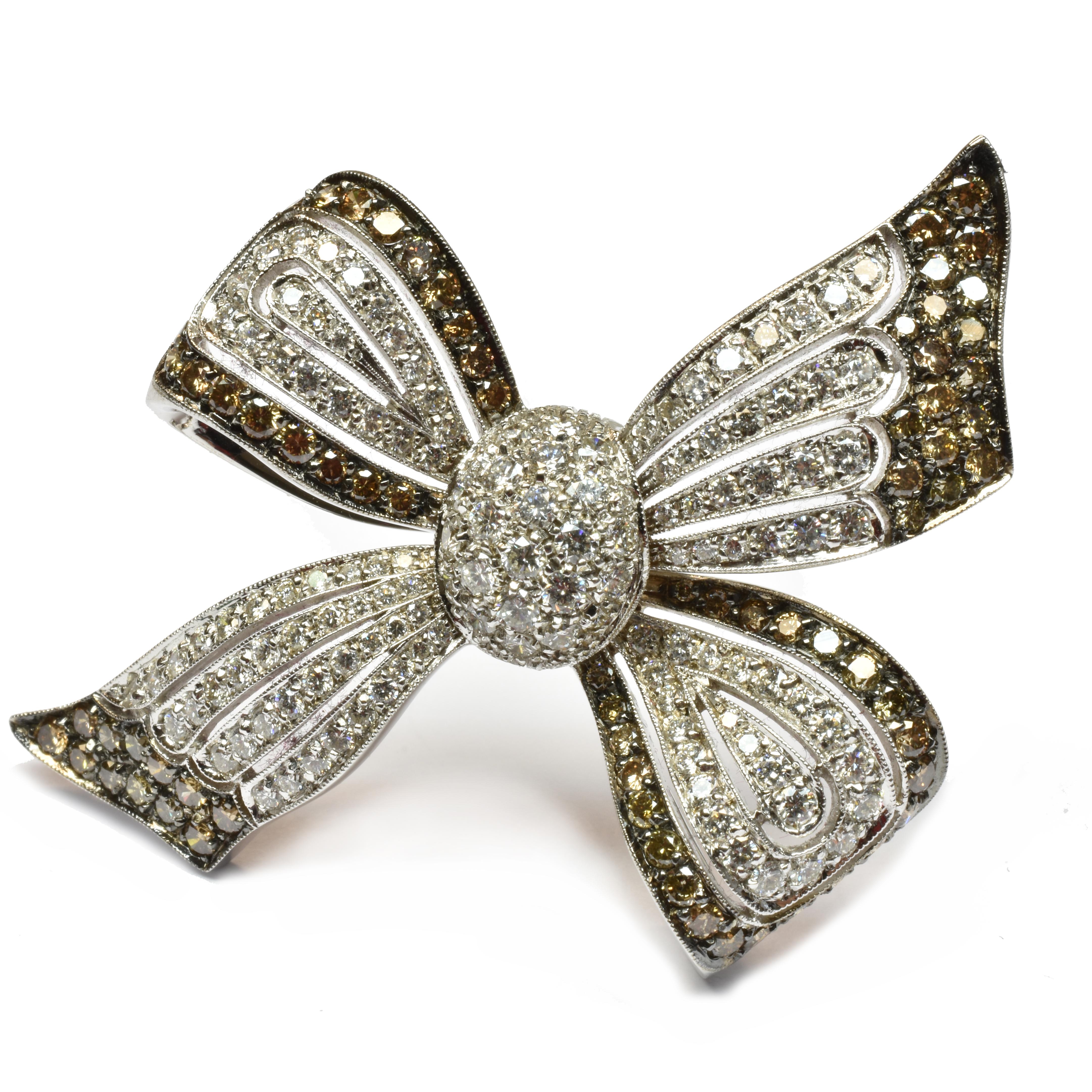 Round Cut White and Champage Diamonds Gold Bow Brooch Made in Italy