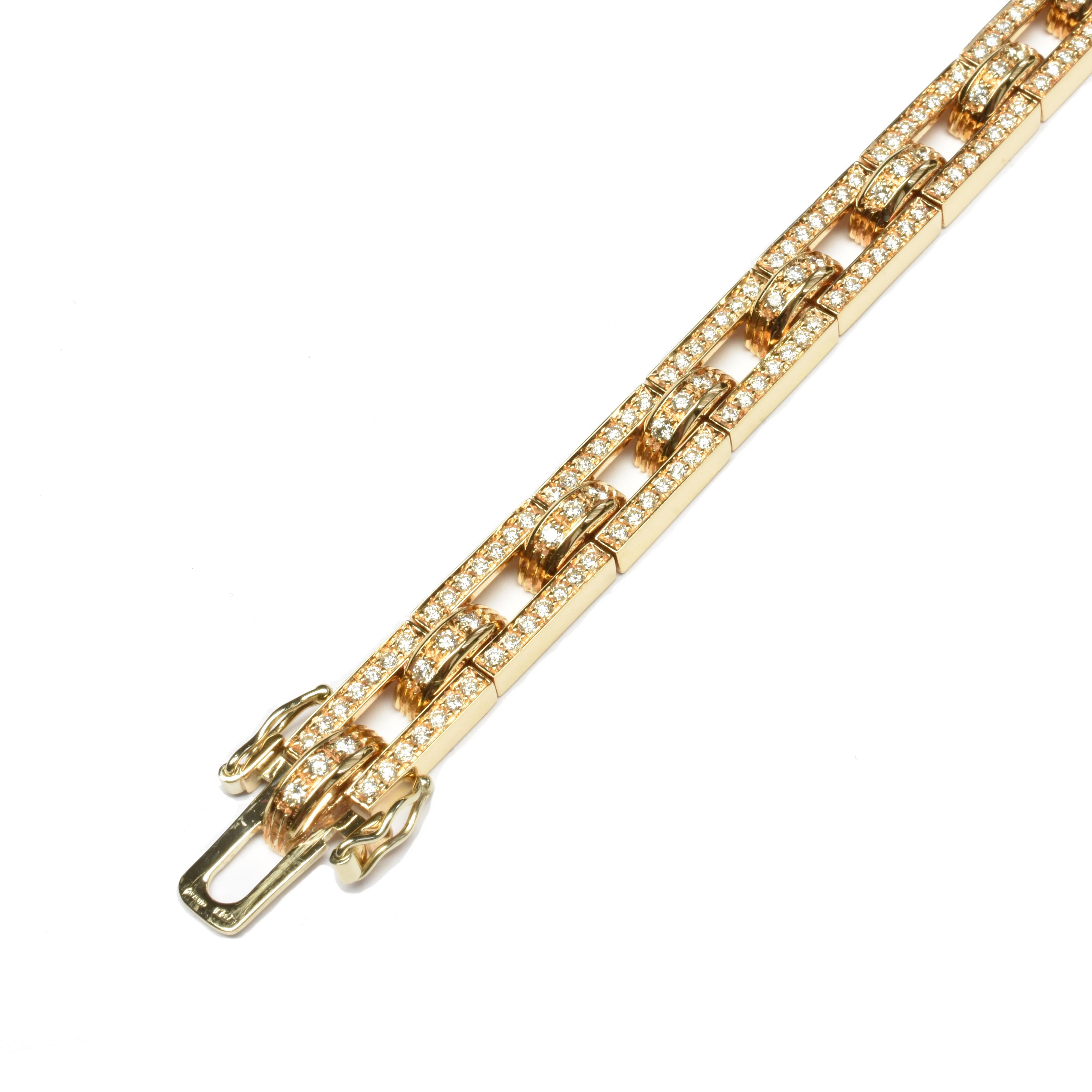 Contemporary White Diamonds Rose Gold Link Bracelet Made in Italy For Sale