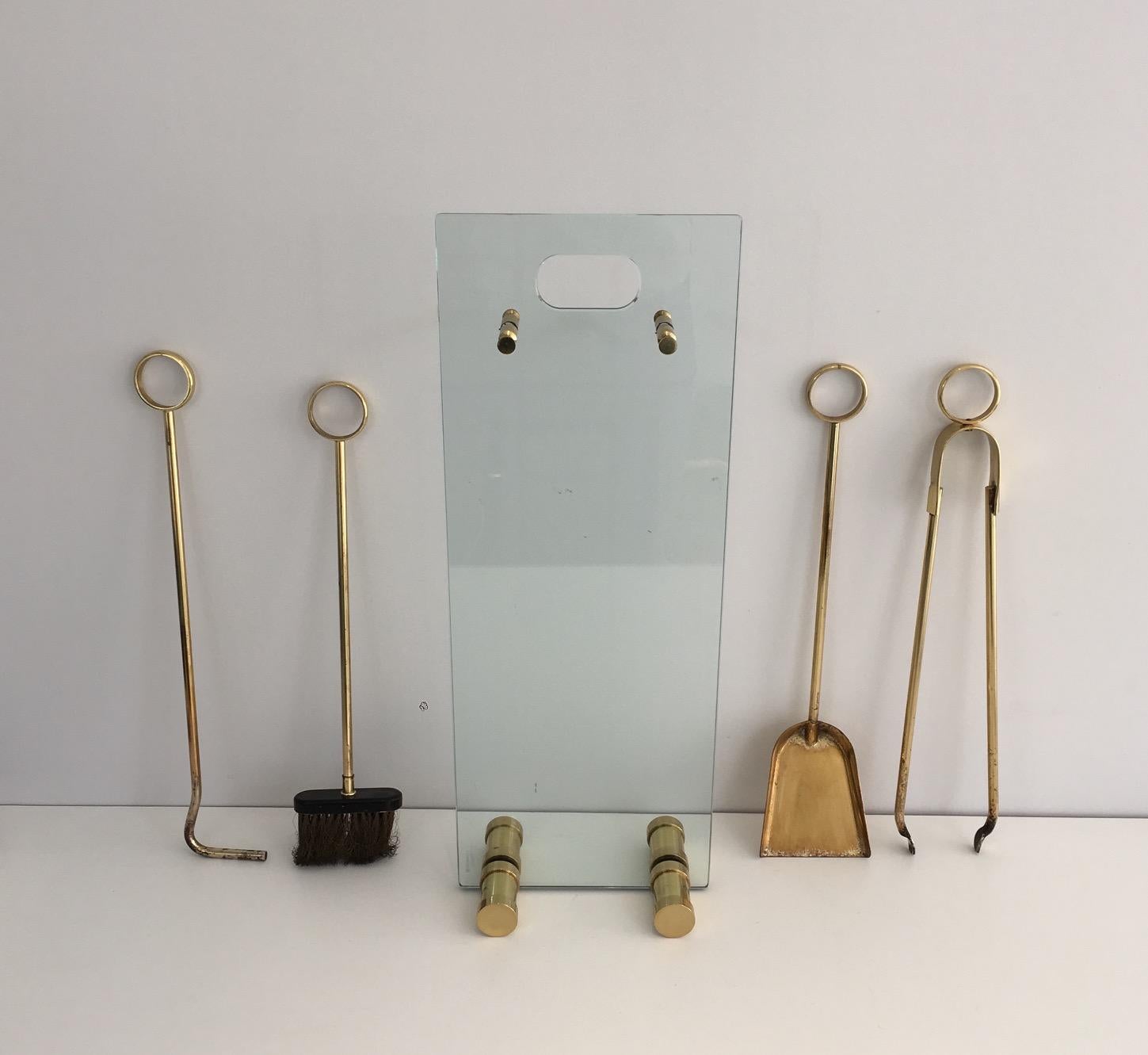 Vergoldetes Feuerwerkzeug-Set aus Messing und Glas für den Kamin, um 1970 (Gehärtet) im Angebot