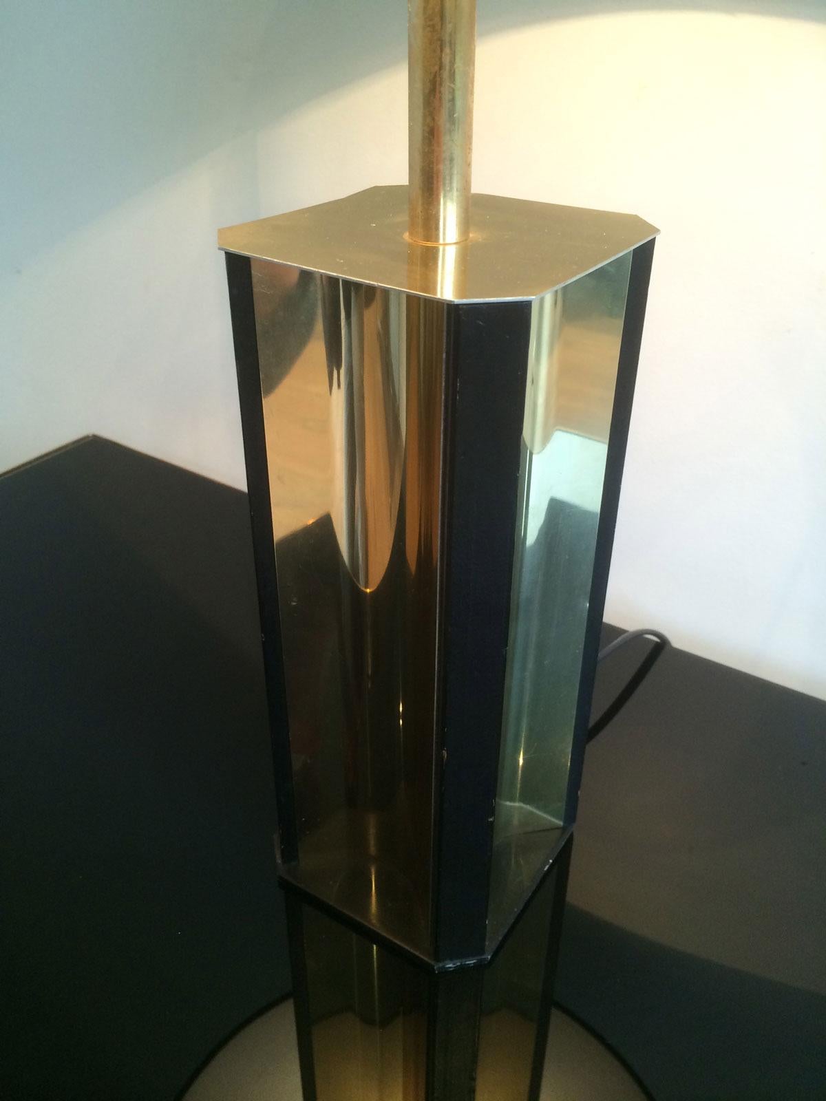 Mid-Century Modern Gilt Metal and Black Wood Lamp with Convex Gild Metal Base, circa 1970