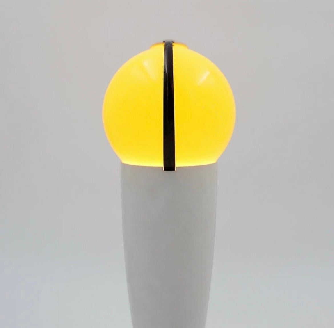 Lampe „Gilda“ für Artemide von In Suk Il & Silvia Capponi (Moderne der Mitte des Jahrhunderts) im Angebot