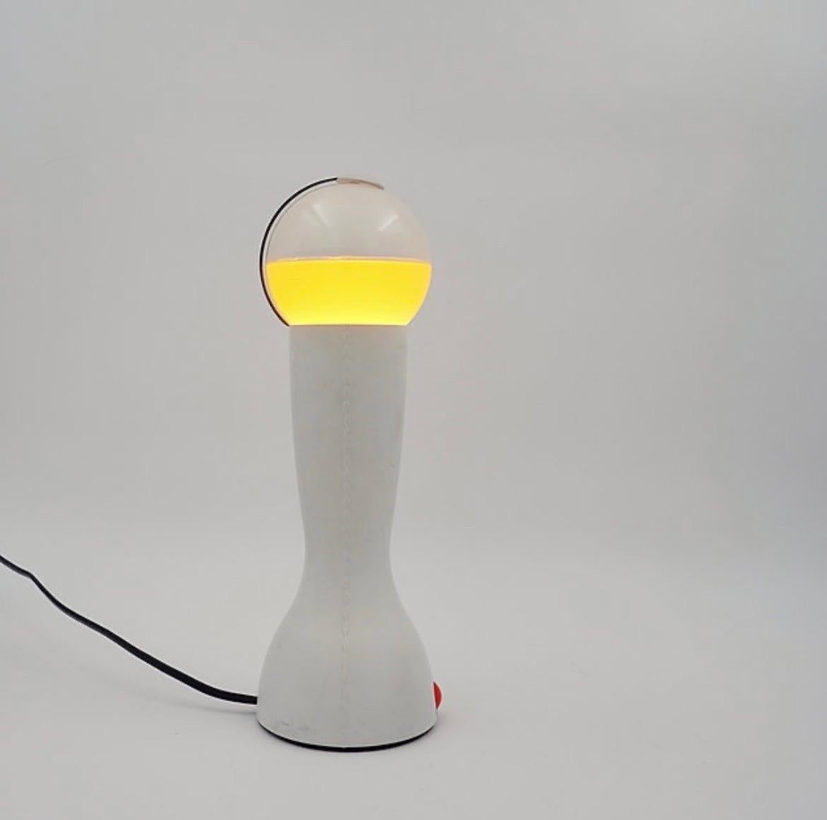 Lampe „Gilda“ für Artemide von In Suk Il & Silvia Capponi (Italienisch) im Angebot