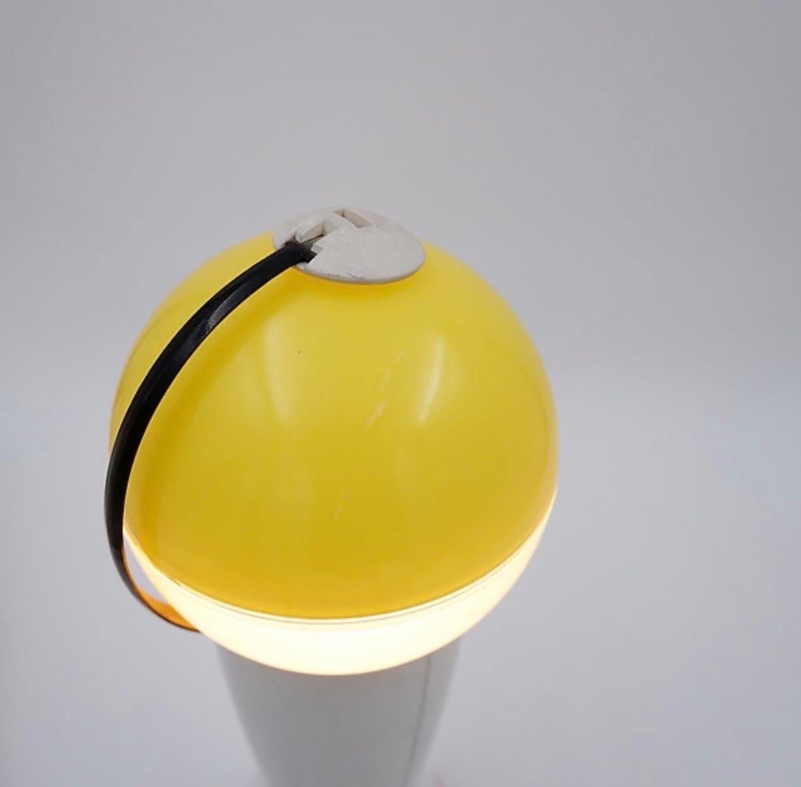Lampe „Gilda“ für Artemide von In Suk Il & Silvia Capponi (21. Jahrhundert und zeitgenössisch) im Angebot