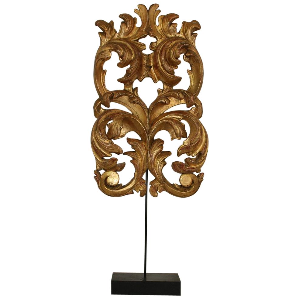 Gilded 18th Century Italian Baroque Carved Wooden Curl