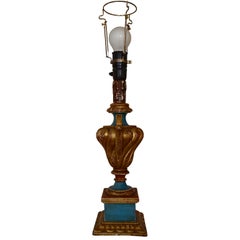 Lampe de bureau rococo en forme d'urne en bois doré du 19ème siècle