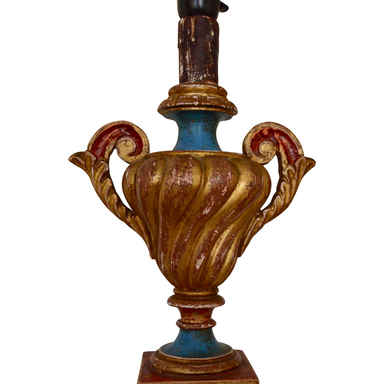 Gilded 19th Century Wooden Urn-Shaped Rococo Table Lamp For Sale 1