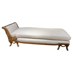 Chaise longue à l'âge d'or très sculptée