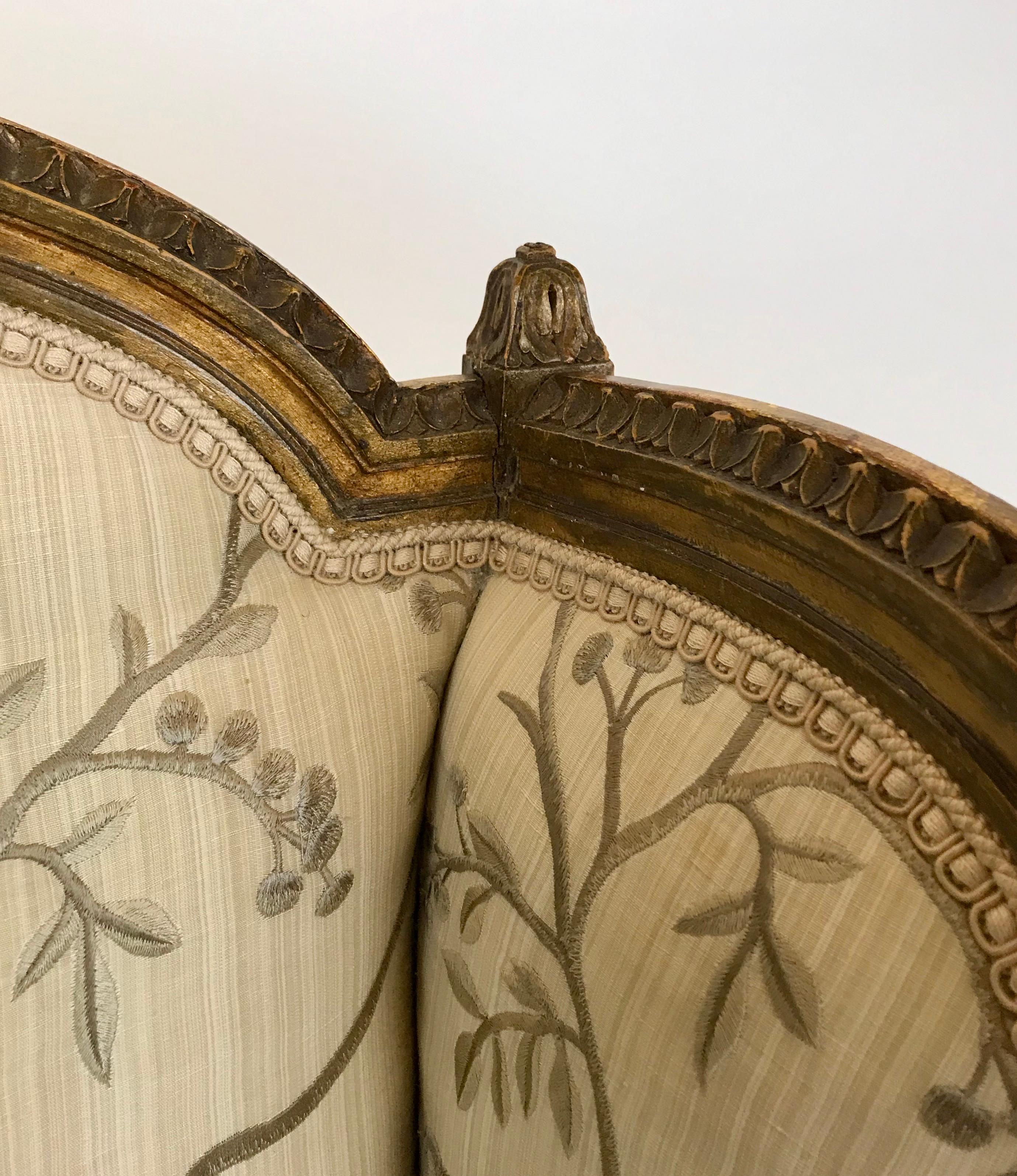 Gilded Age Louis XVI Style Carved and Giltwood Bergere  In Good Condition For Sale In Pittsburgh, PA