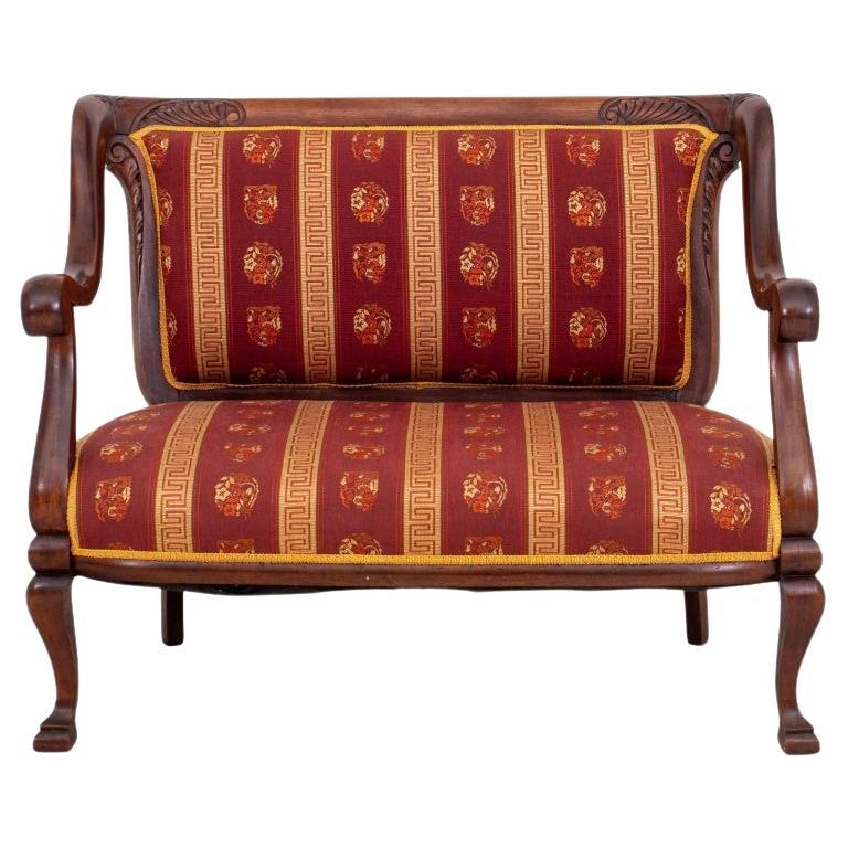 Gilded Age Mahogany Settee, cira 1890 For Sale