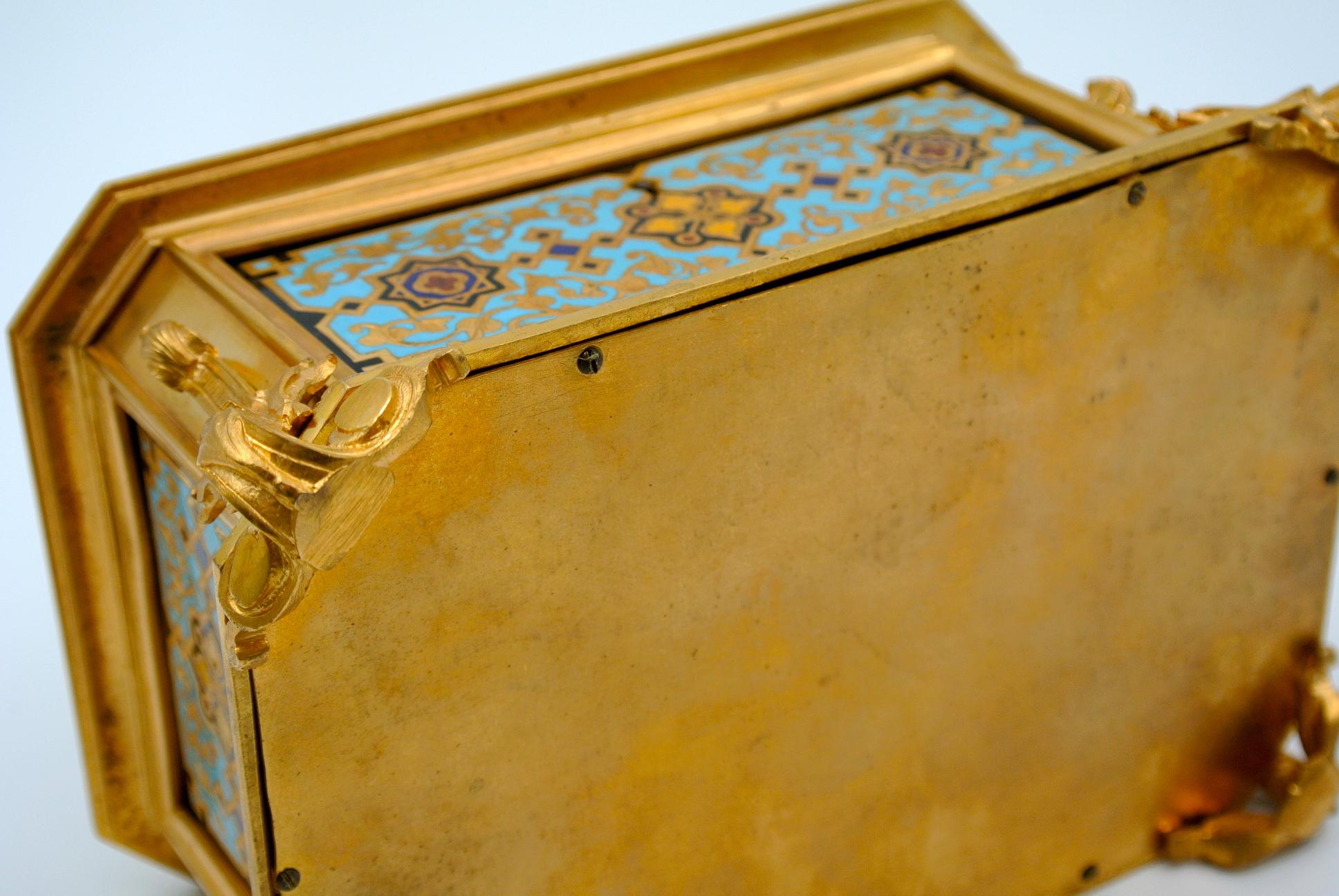 Gilded and Enameled Bronze Box, Velvet Interior, Signed TAHAN In Good Condition In Saint-Ouen, FR