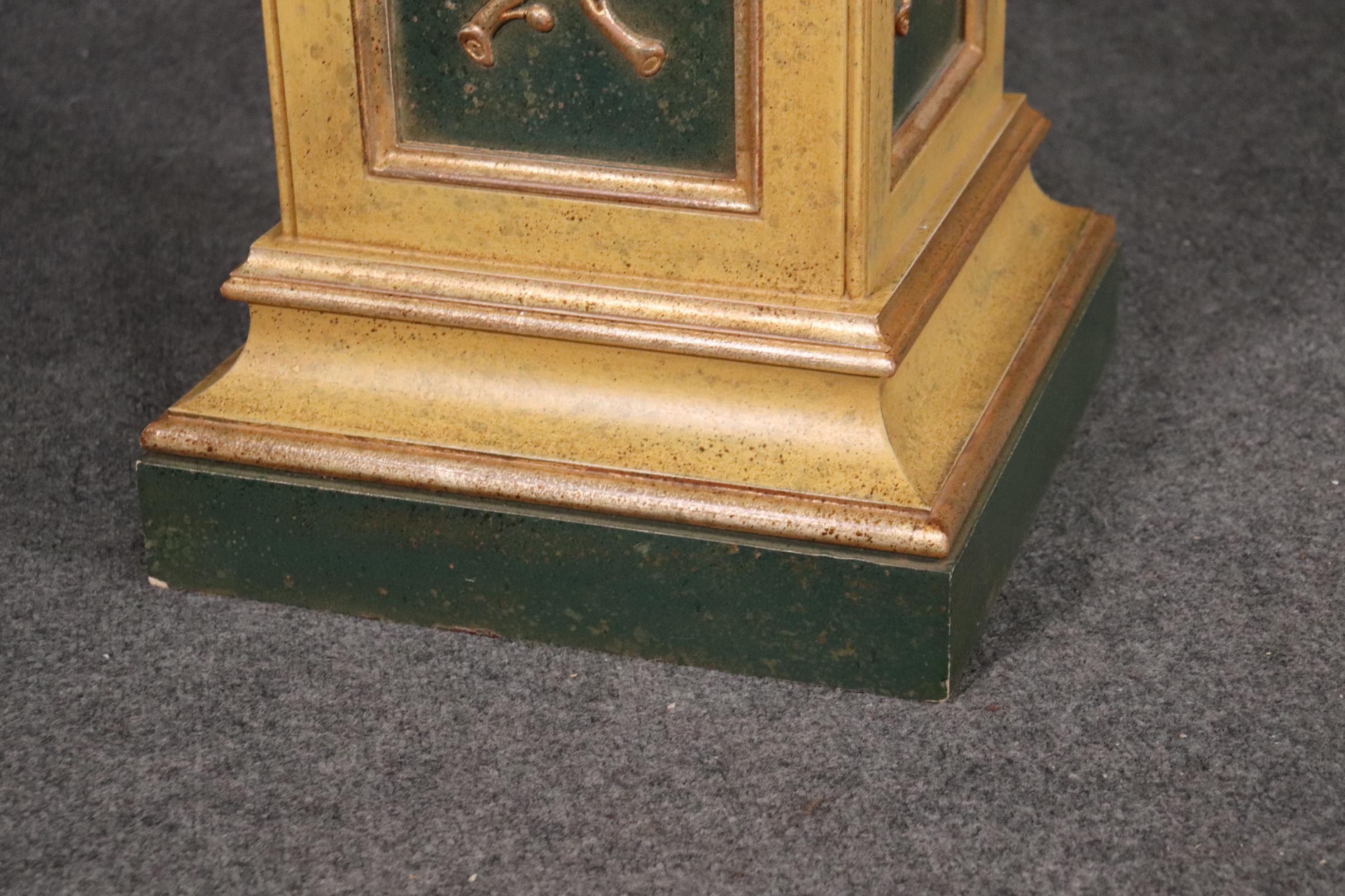 Legno massiccio Fioriera da terra in stile veneziano, dorata e decorata con vernice in vendita
