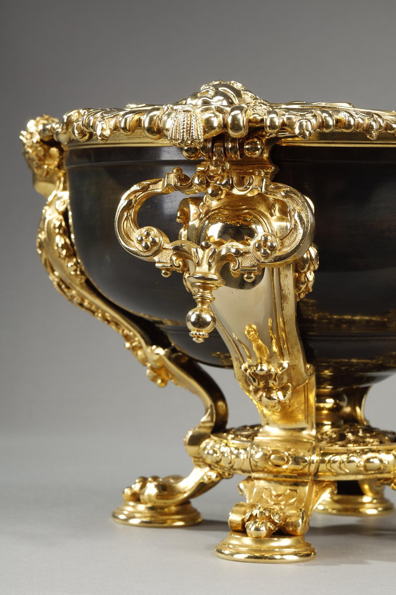 Bol en bronze doré et patiné, fin du 19ème siècle en vente 7