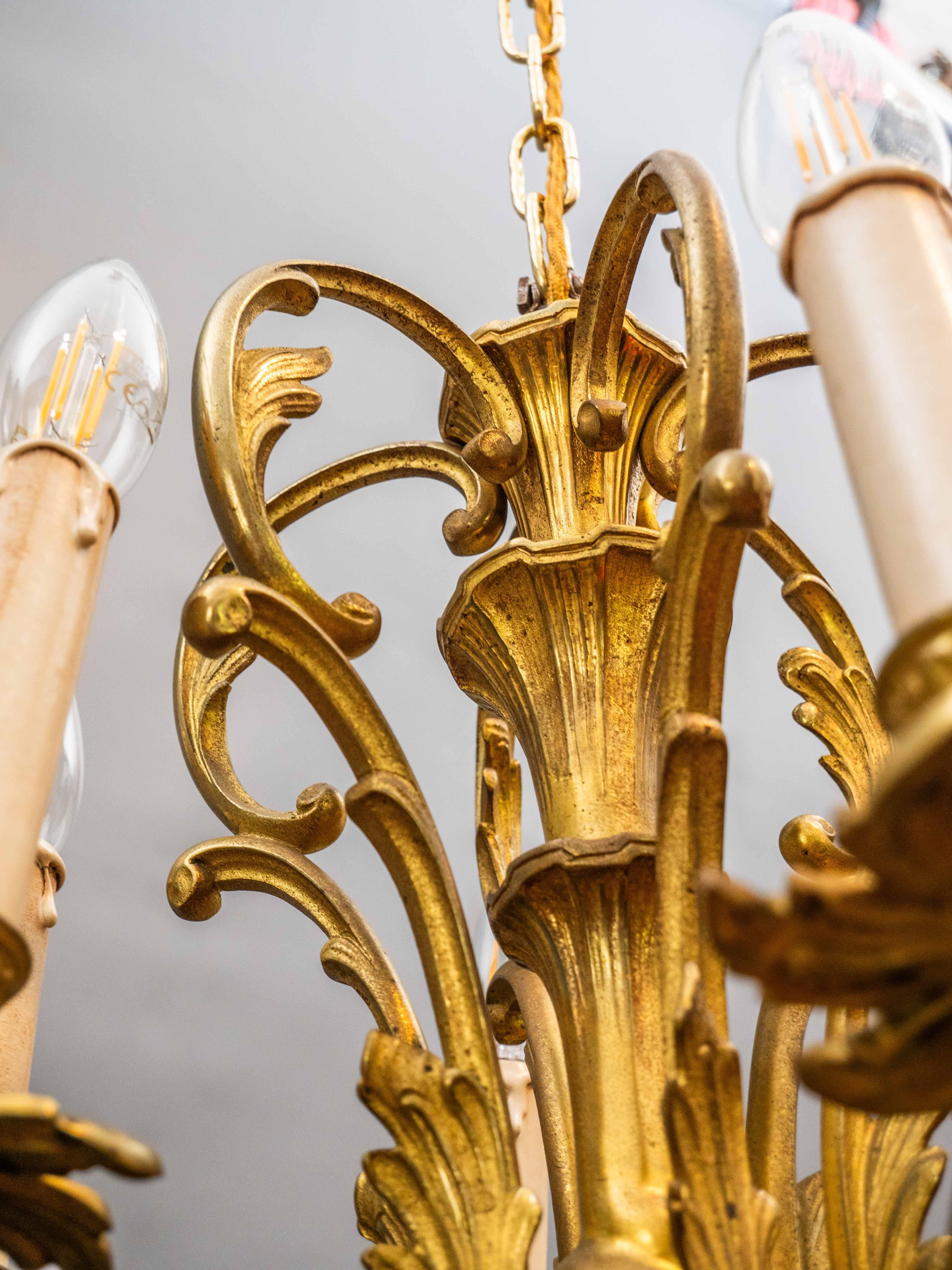 Un grand lustre en bronze des ateliers de la Maison Lucien Gau Paris en vente 6