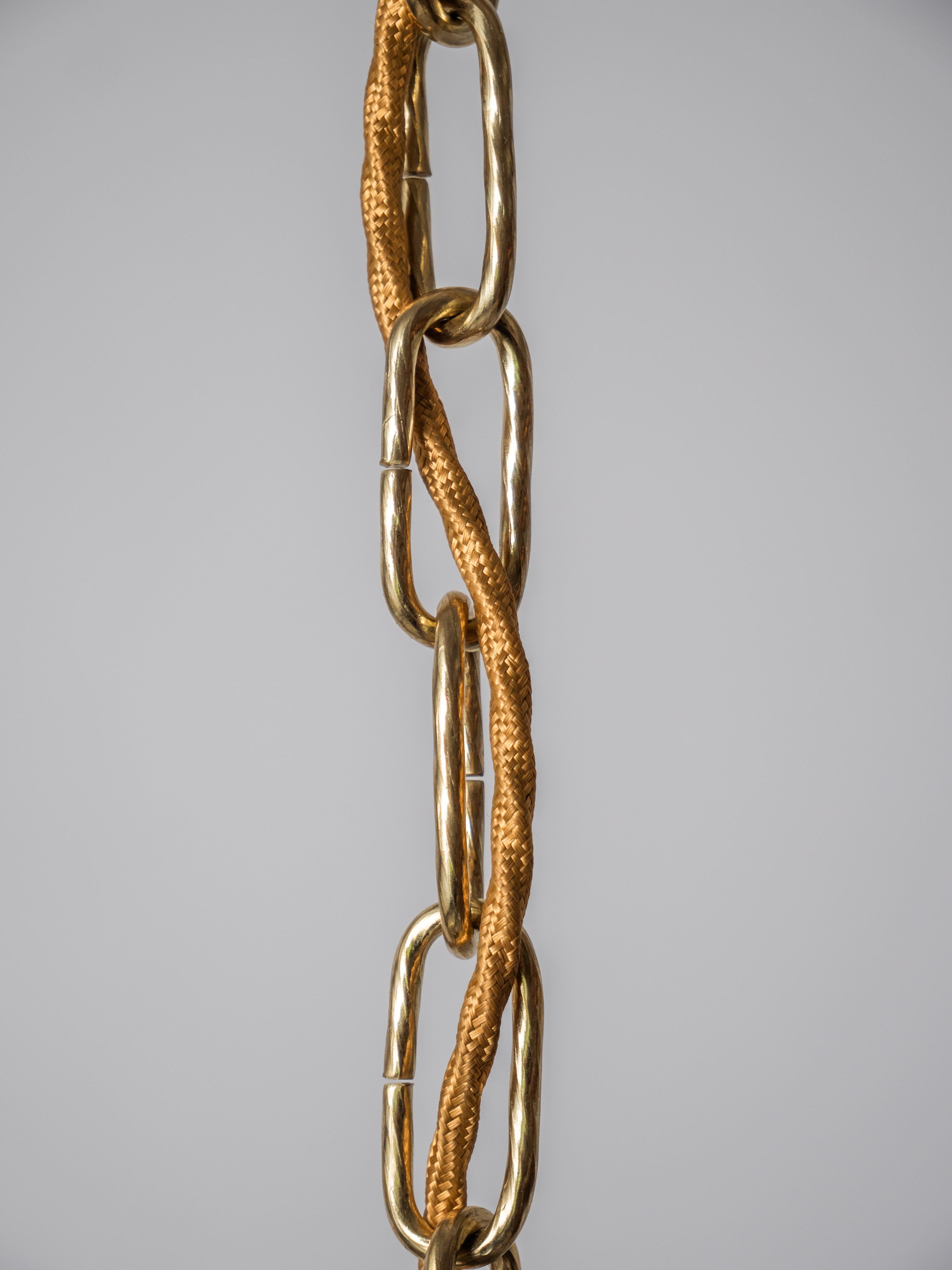 Un grand lustre en bronze des ateliers de la Maison Lucien Gau Paris en vente 13