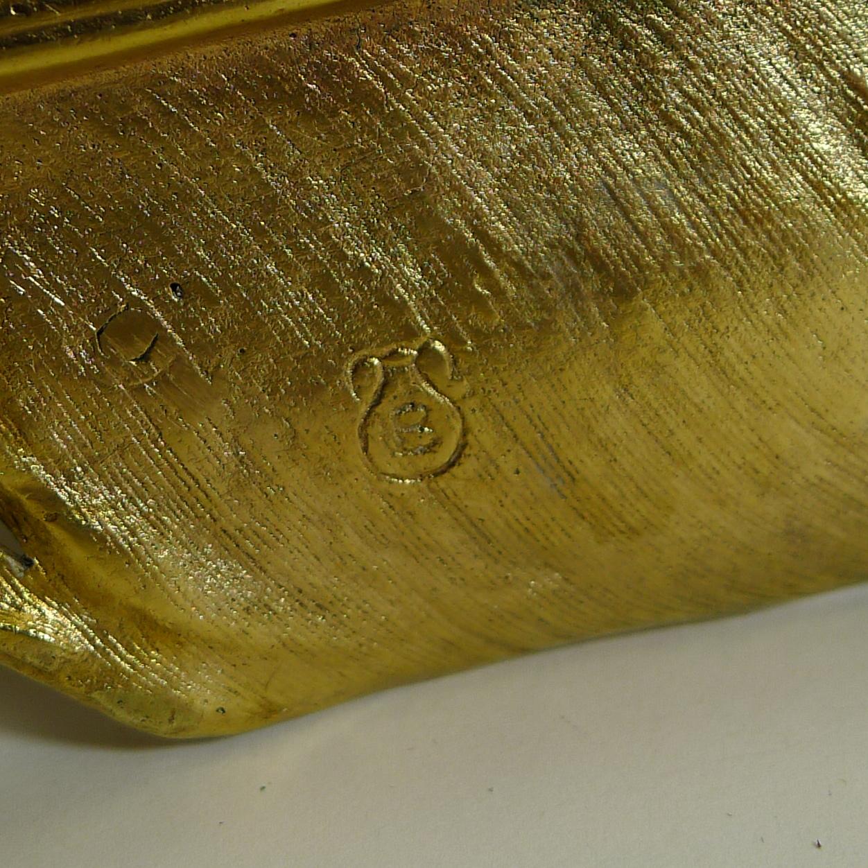 Vergoldetes österreichisches Bronze-Tintenfass / Stiftständer, signiert Bergmann im Zustand „Gut“ im Angebot in Bath, GB