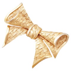 Gilded Basket Weave Bow Brooch By Crown Trifari, 1950s