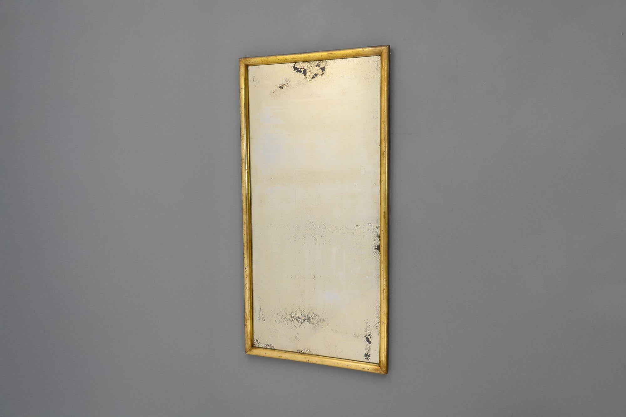 French bistro mirror with gilded beaded frame and original foxed glass mirror plate ( 2 x scratches to glass ).
Circa 1890.
H 145cm x W 74cm x D 5cm