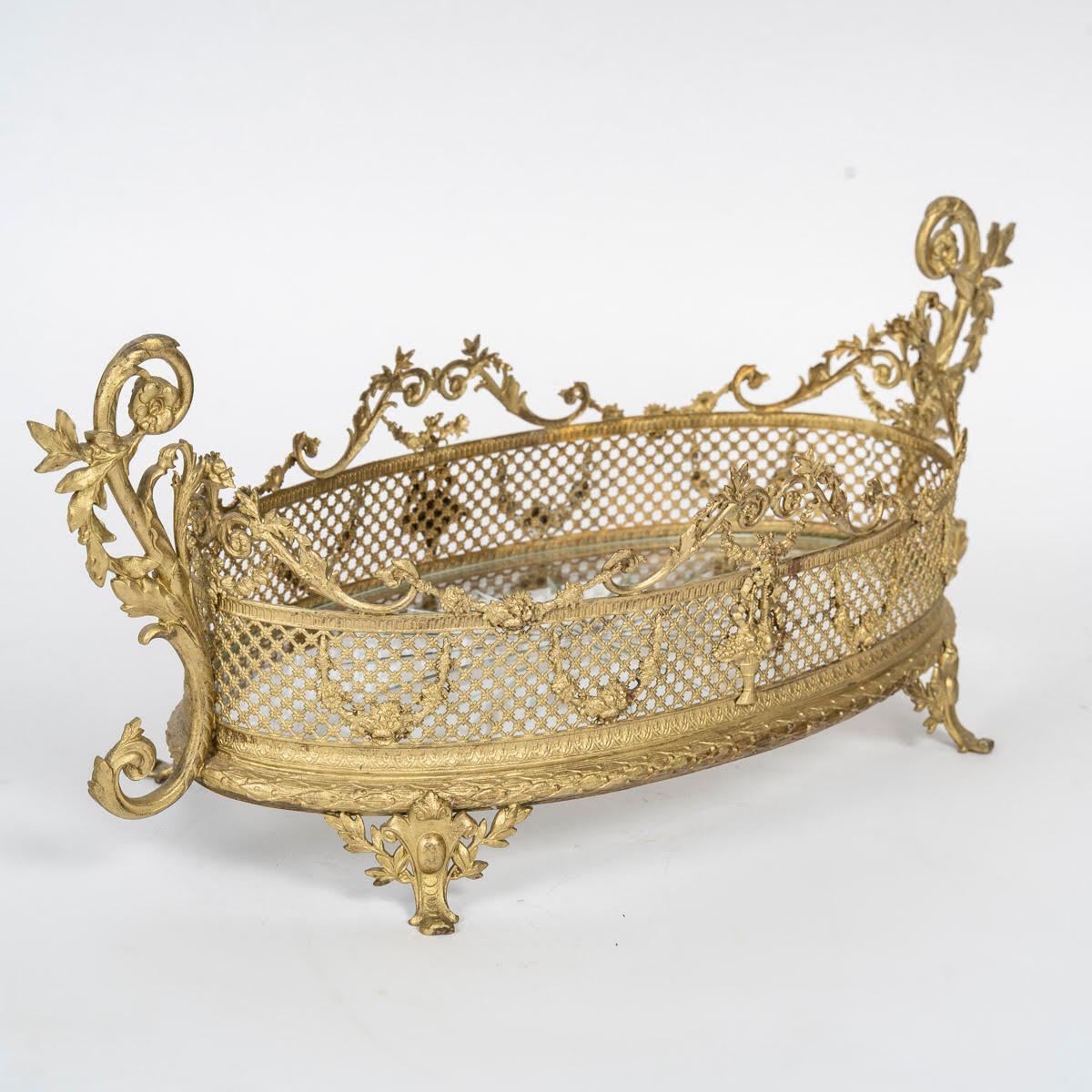 Doré Gilded Brass and Crystal Bowl, Napoleon III Period, 19th Century. en vente