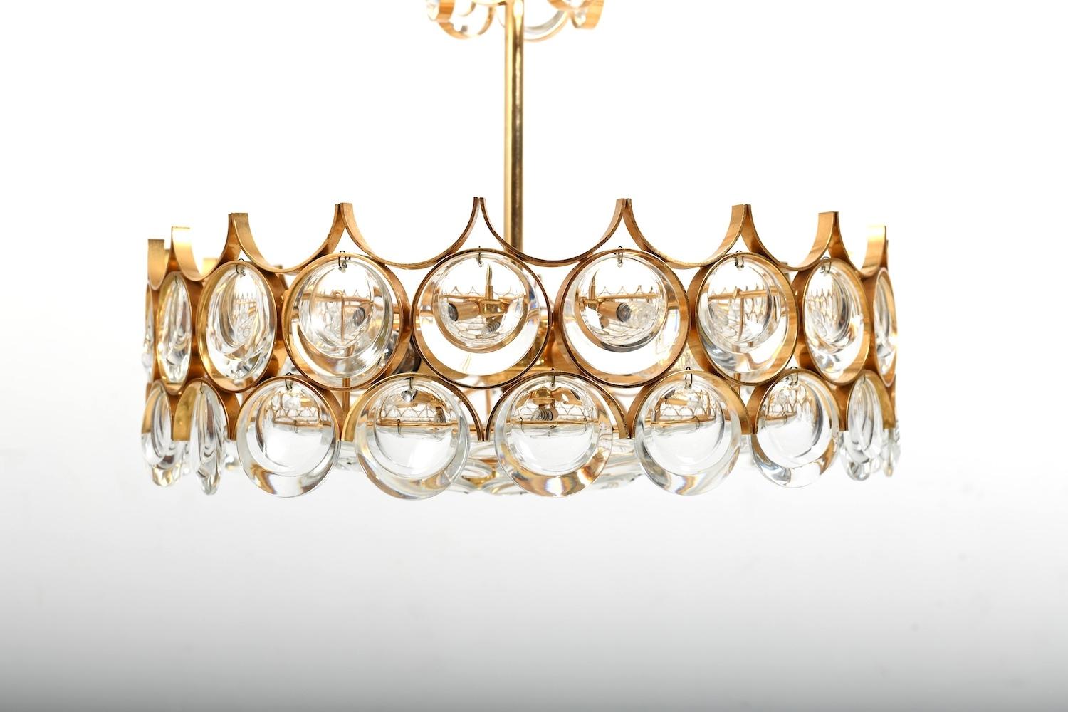 Lampadario in ottone dorato e cristallo di Palwa anni '70 In condizioni buone in vendita a Handewitt, DE