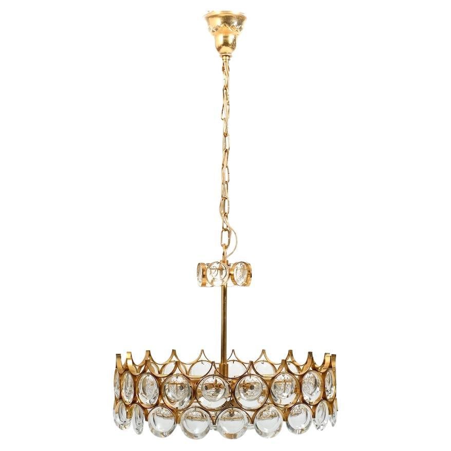 Lampadario in ottone dorato e cristallo di Palwa anni '70
