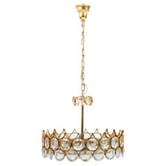 Lustre en laiton doré et cristal de Palwa 1970