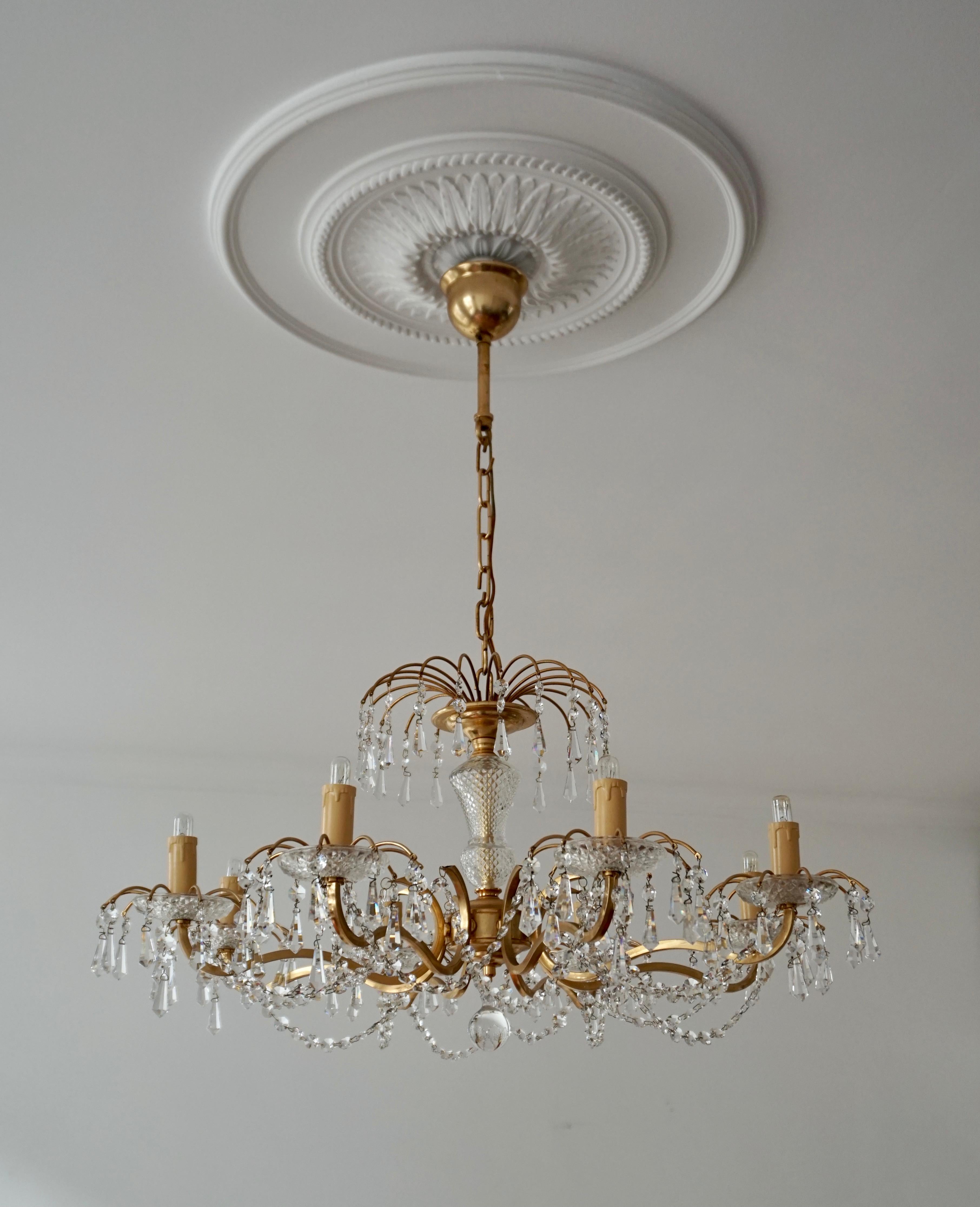 Gilded Brass and Crystal Chandelier In Good Condition For Sale In Antwerp, BE