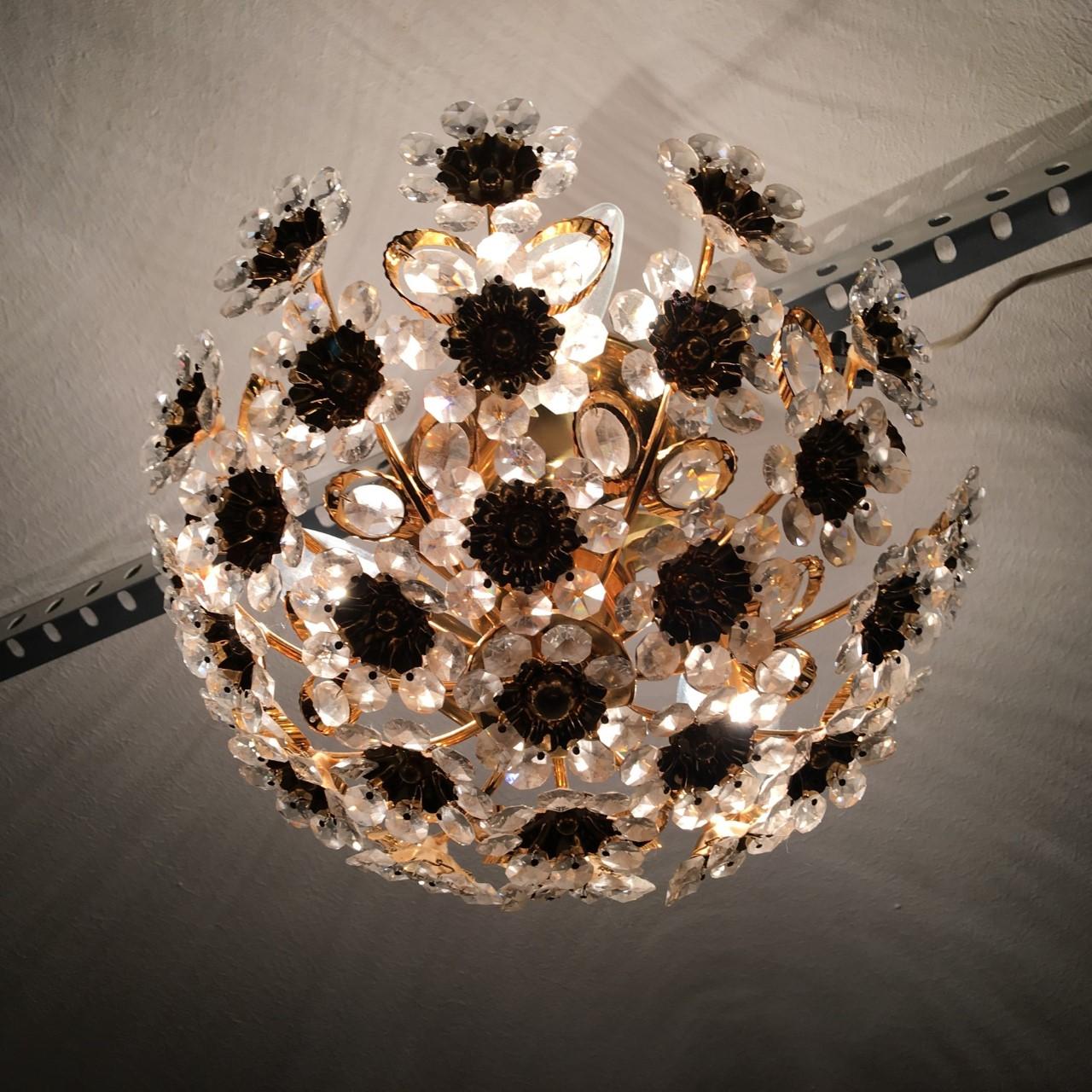 Gilded Brass and Crystal Glass Flower Chandelier by Palwa In Good Condition For Sale In Frisco, TX
