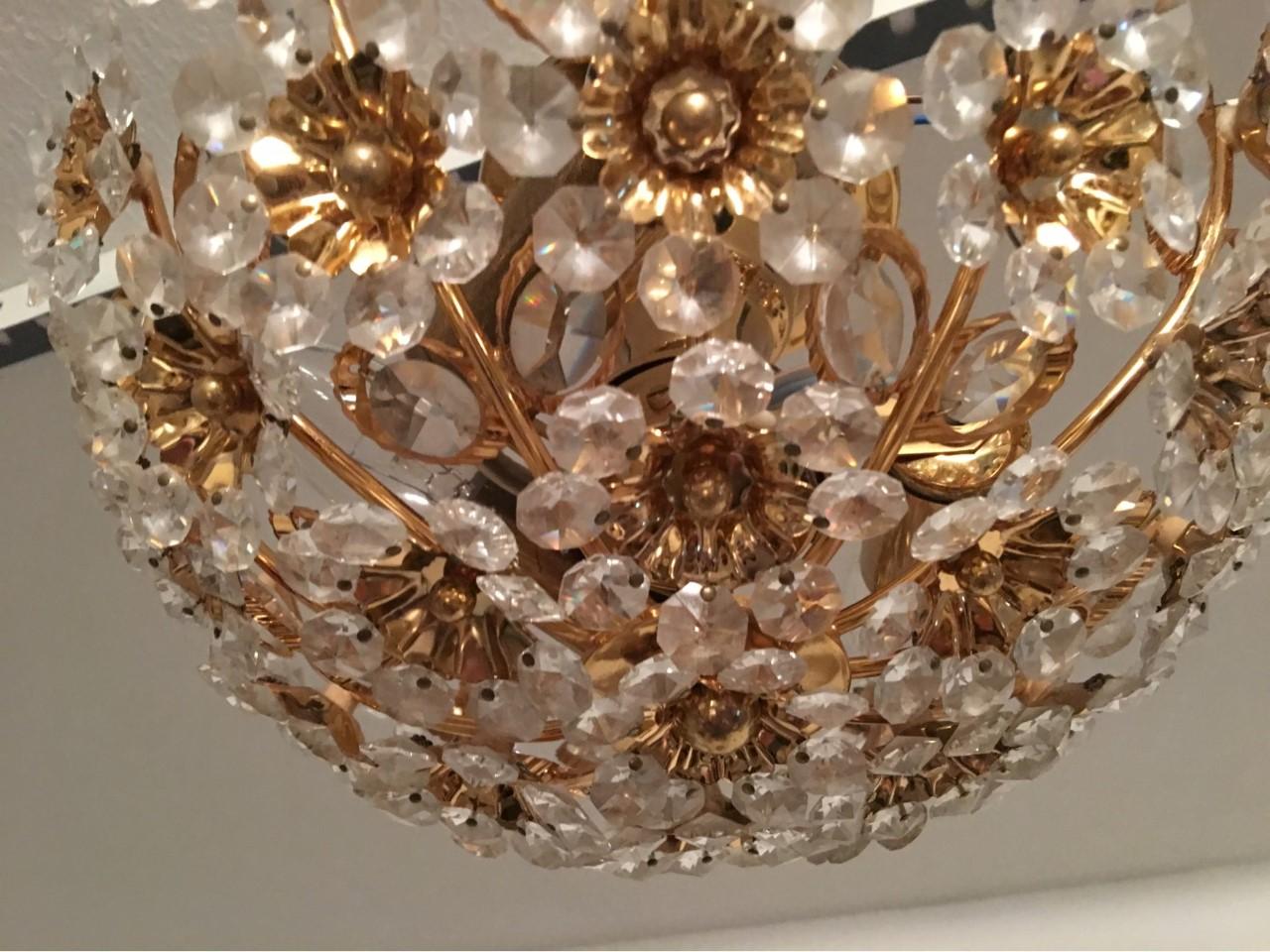 Mid-20th Century Gilded Brass and Crystal Glass Flower Chandelier by Palwa For Sale