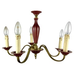 Lampadario vintage in ottone dorato e ceramica bordeaux