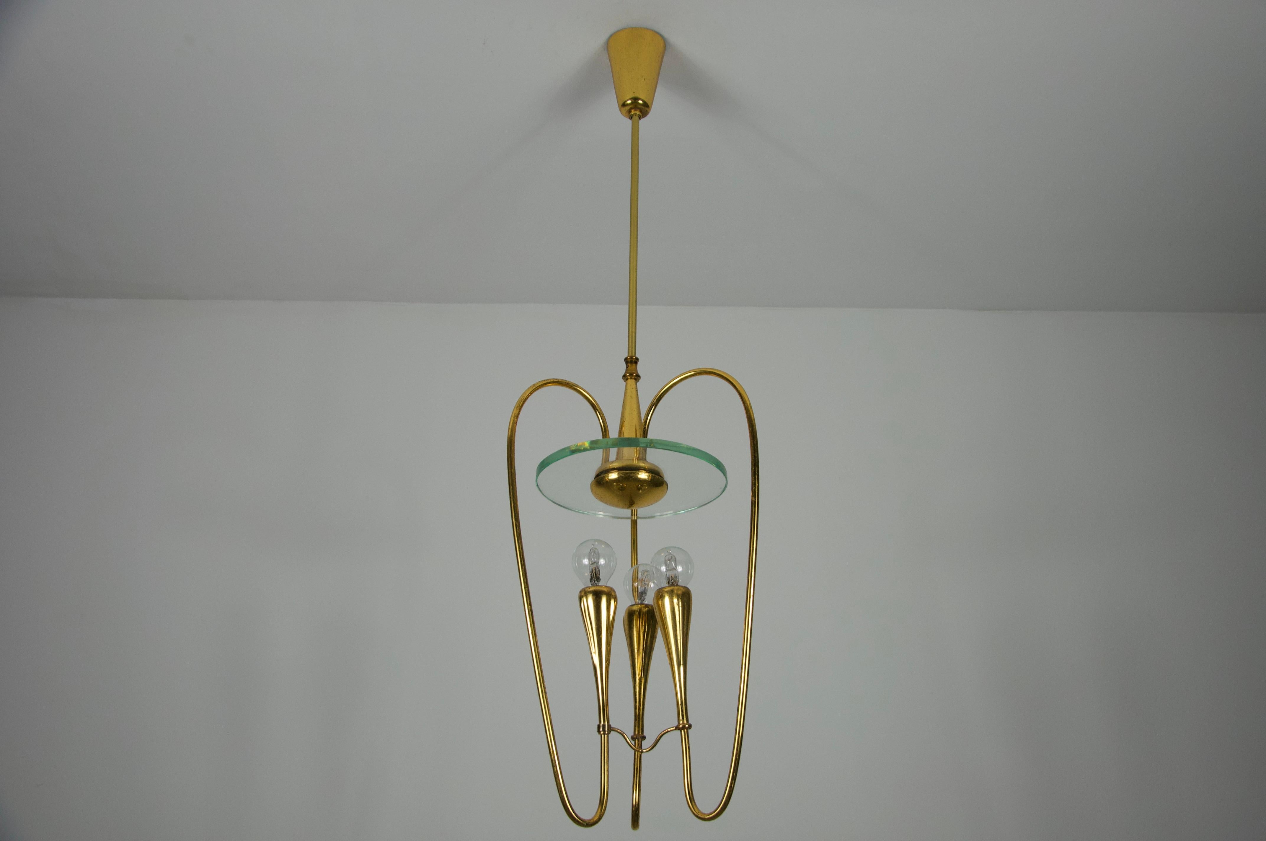 Lámpara de latón dorado de Pietro Chiesa para Fontana Arte, años 50, Italia mediados del siglo XX en venta