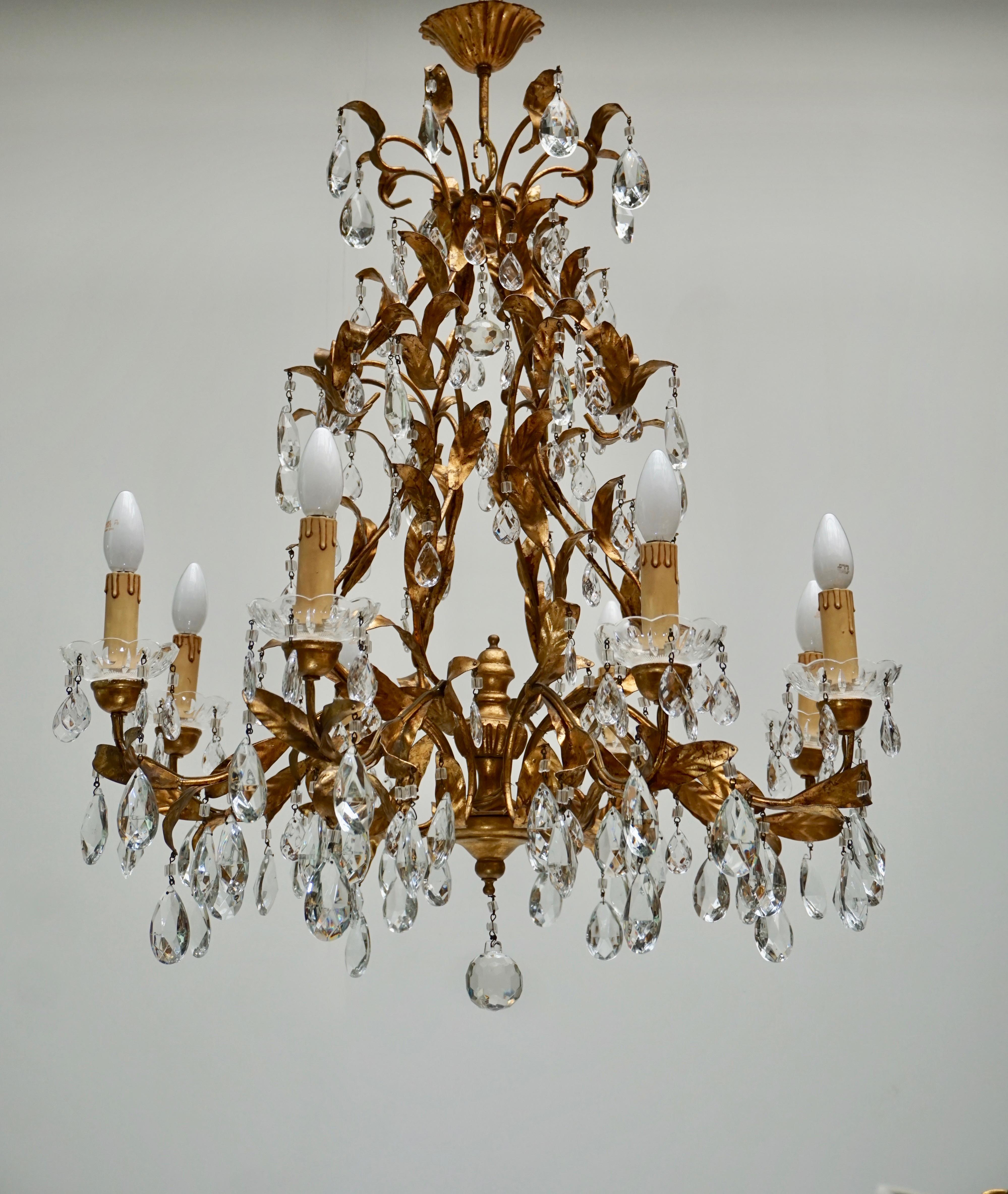 Gilded Brass Eight-Light Chandelier with Leaves and Crystal For Sale 1
