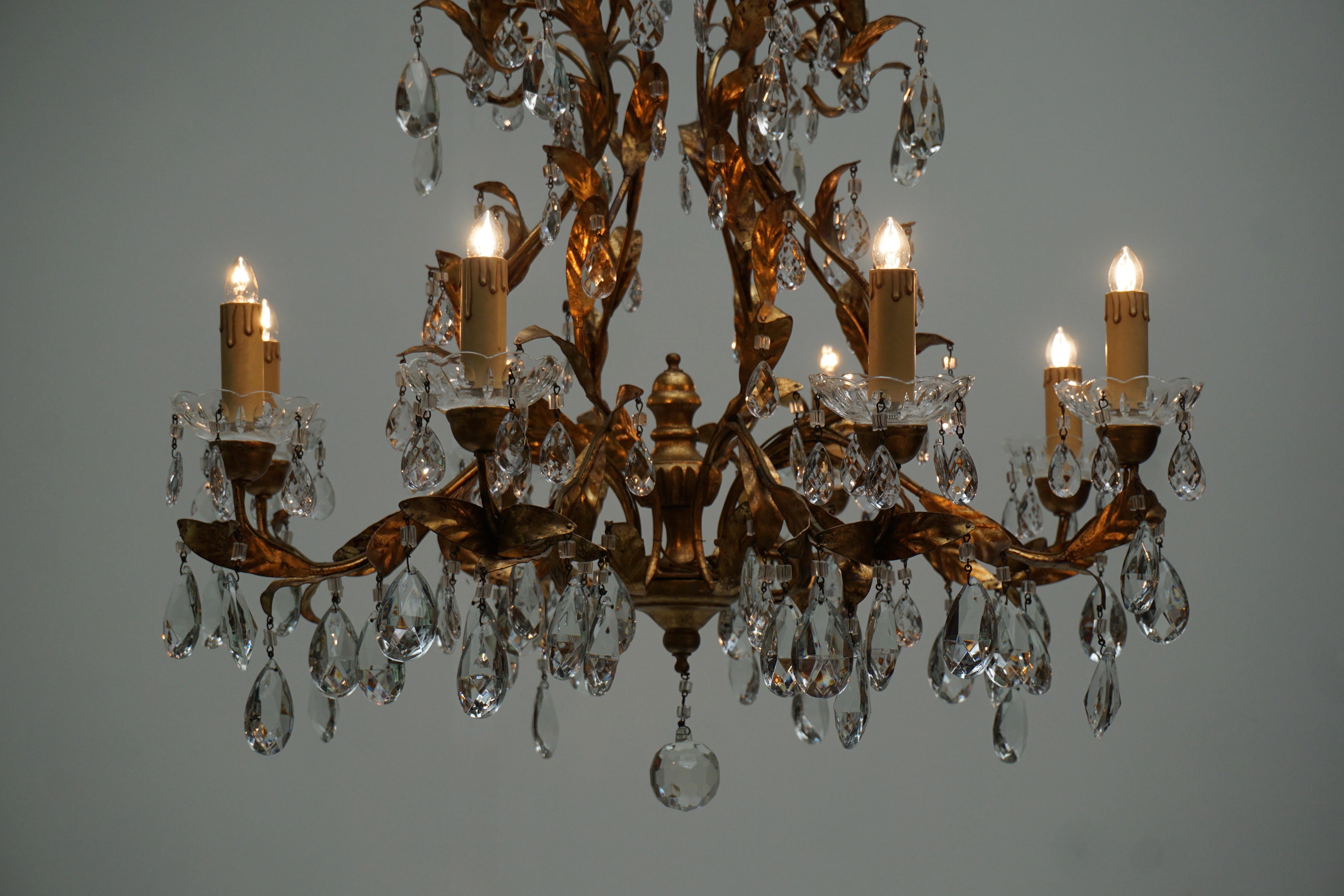 Gilded Brass Eight-Light Chandelier with Leaves and Crystal For Sale 7