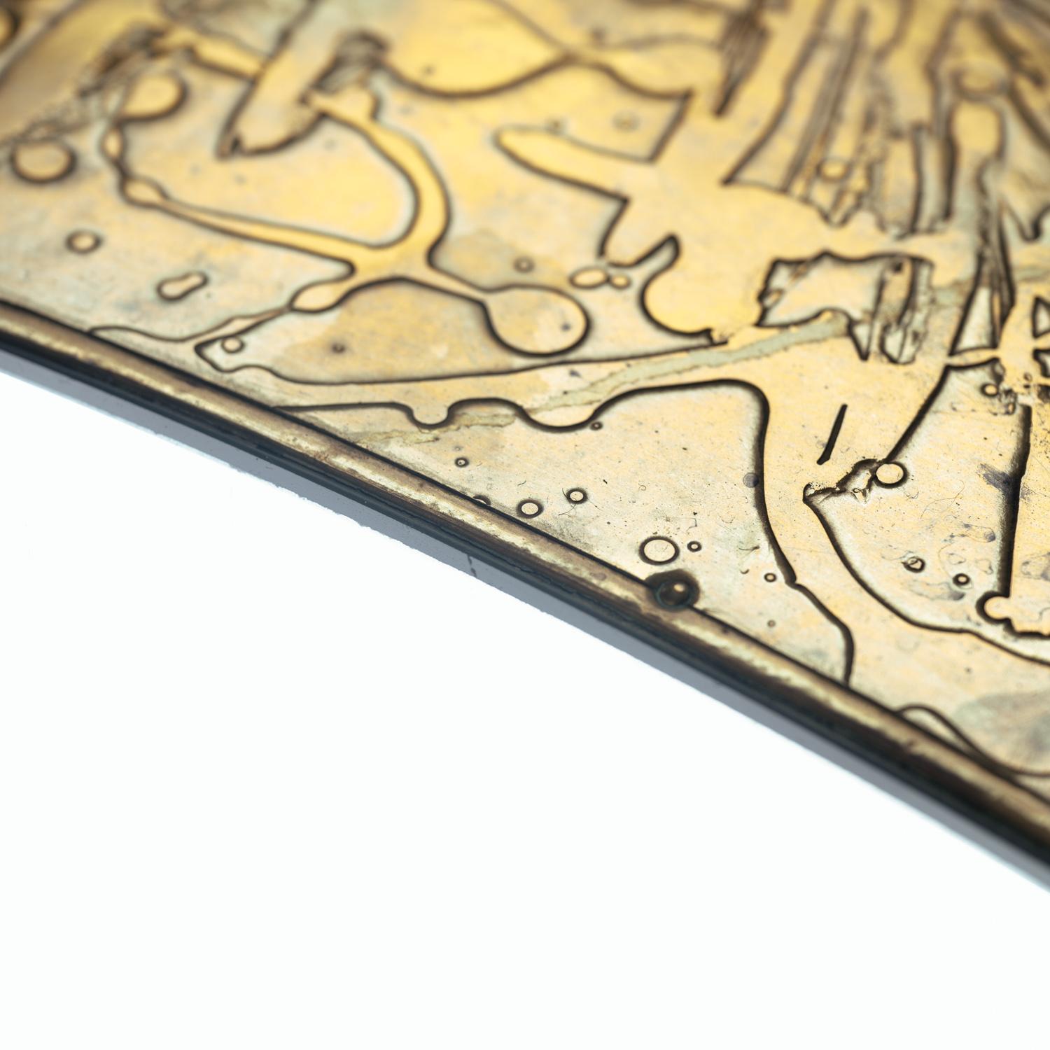 Espagnol Pièce centrale de table ronde du milieu du siècle dernier en laiton doré et miroirs de Gony Nava, 1970 en vente