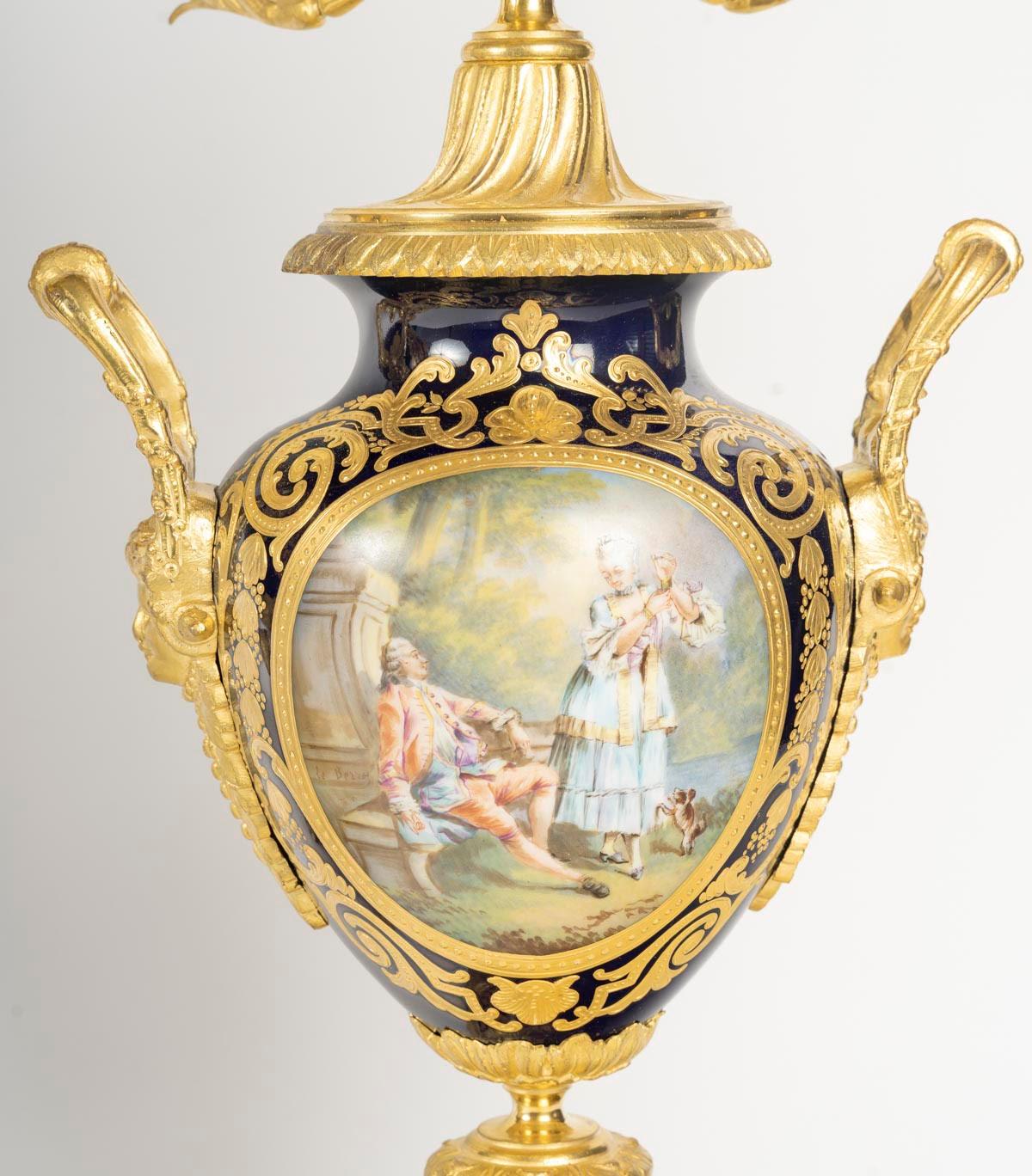 Juego de repisa de bronce dorado y porcelana de Sèvres, Siglo XIX, Época de Napoleón III en venta 1