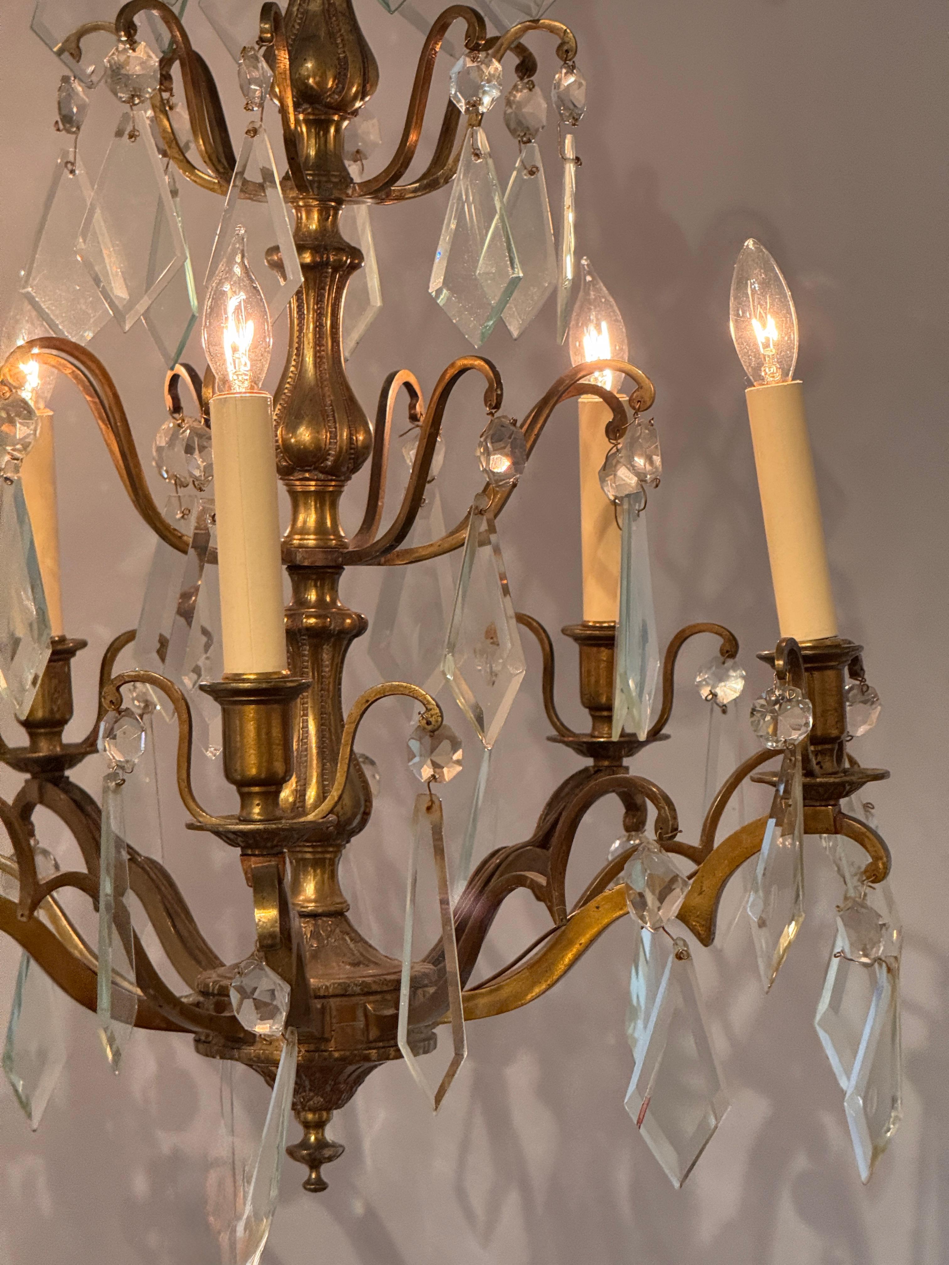 Gilded Bronze Chandelier With Diamond-Cut Crystal Drops In Good Condition For Sale In Charlottesville, VA