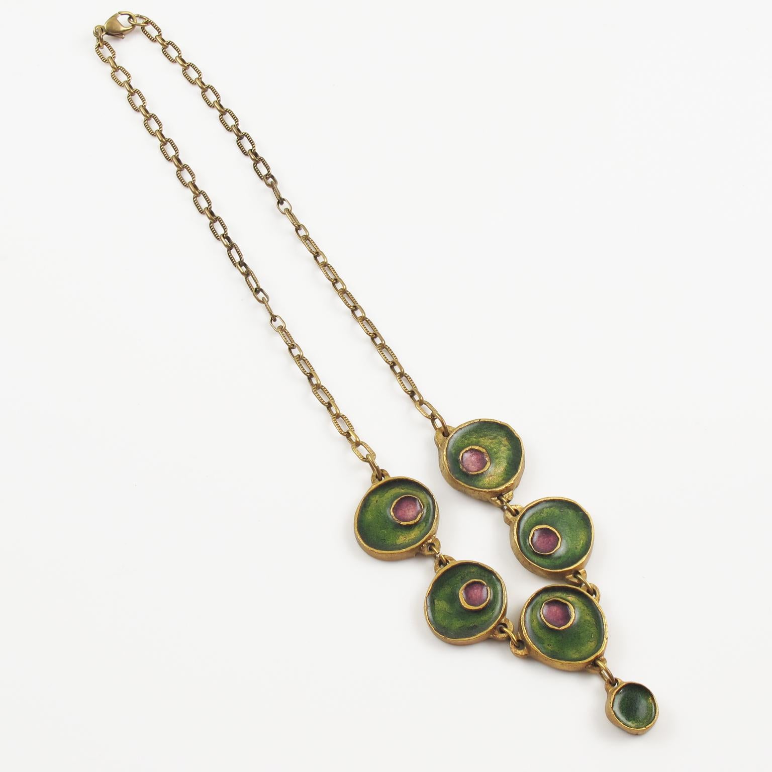 Collana girocollo in bronzo dorato con smalto verde e viola In condizioni ottime in vendita a Atlanta, GA