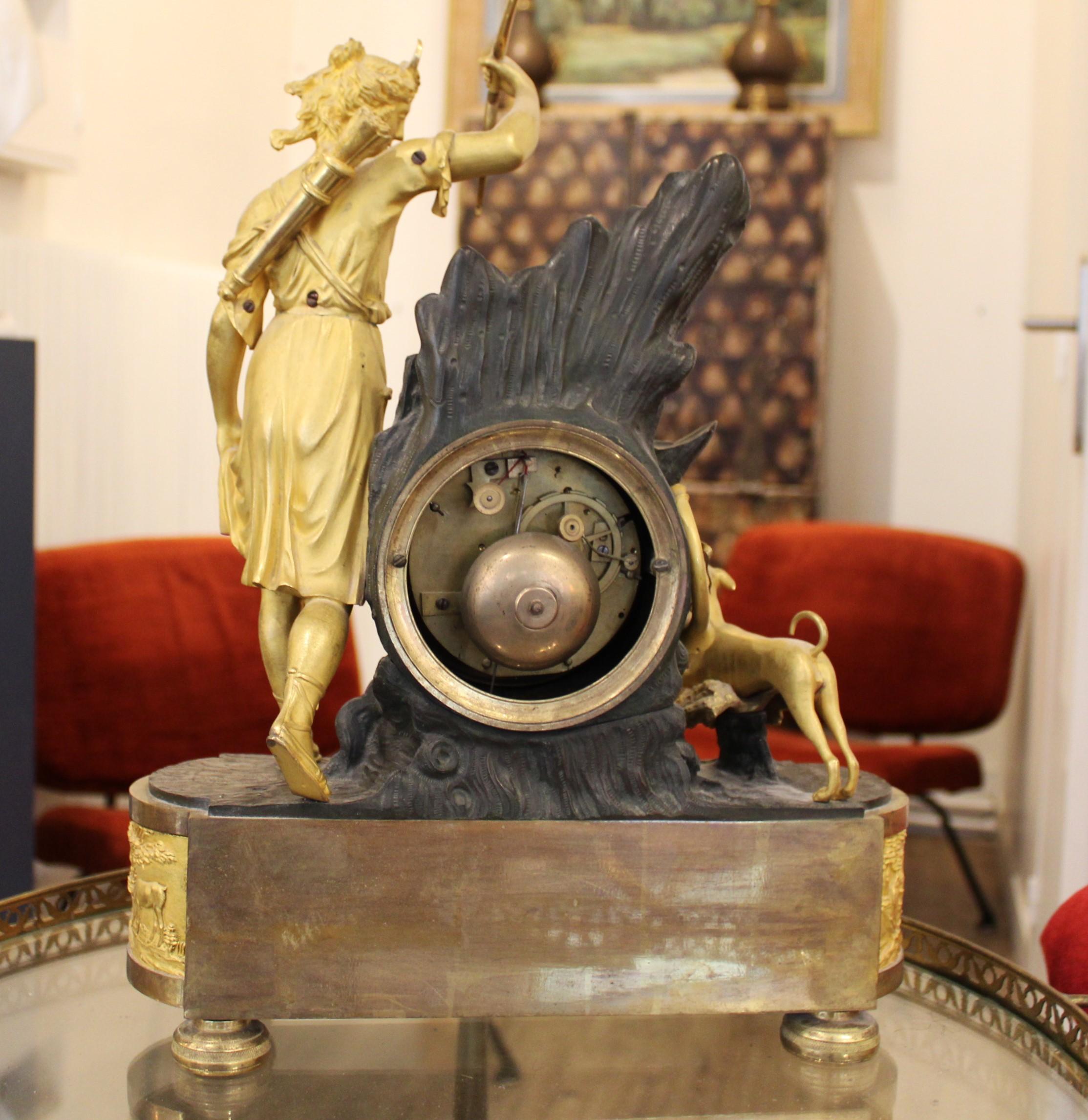 19th Century Gilded bronze clock, early 19th century For Sale