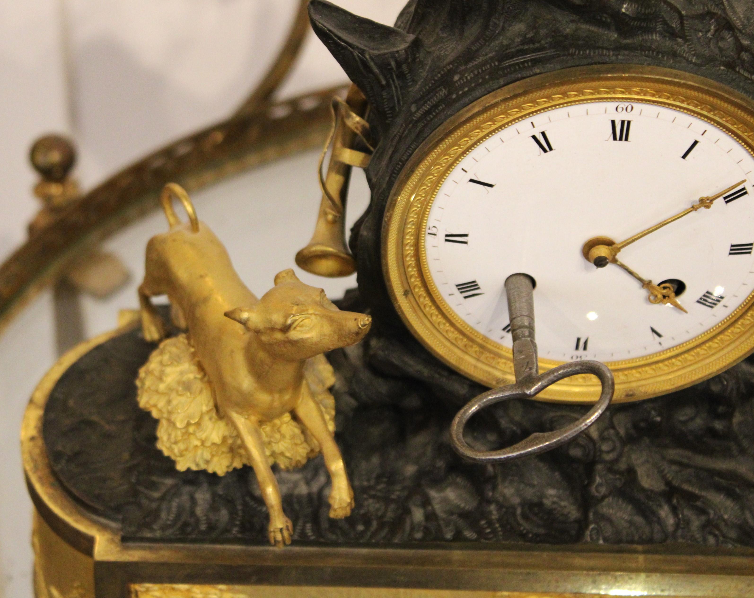 Uhr aus vergoldeter Bronze, frühes 19. Jahrhundert im Angebot 5
