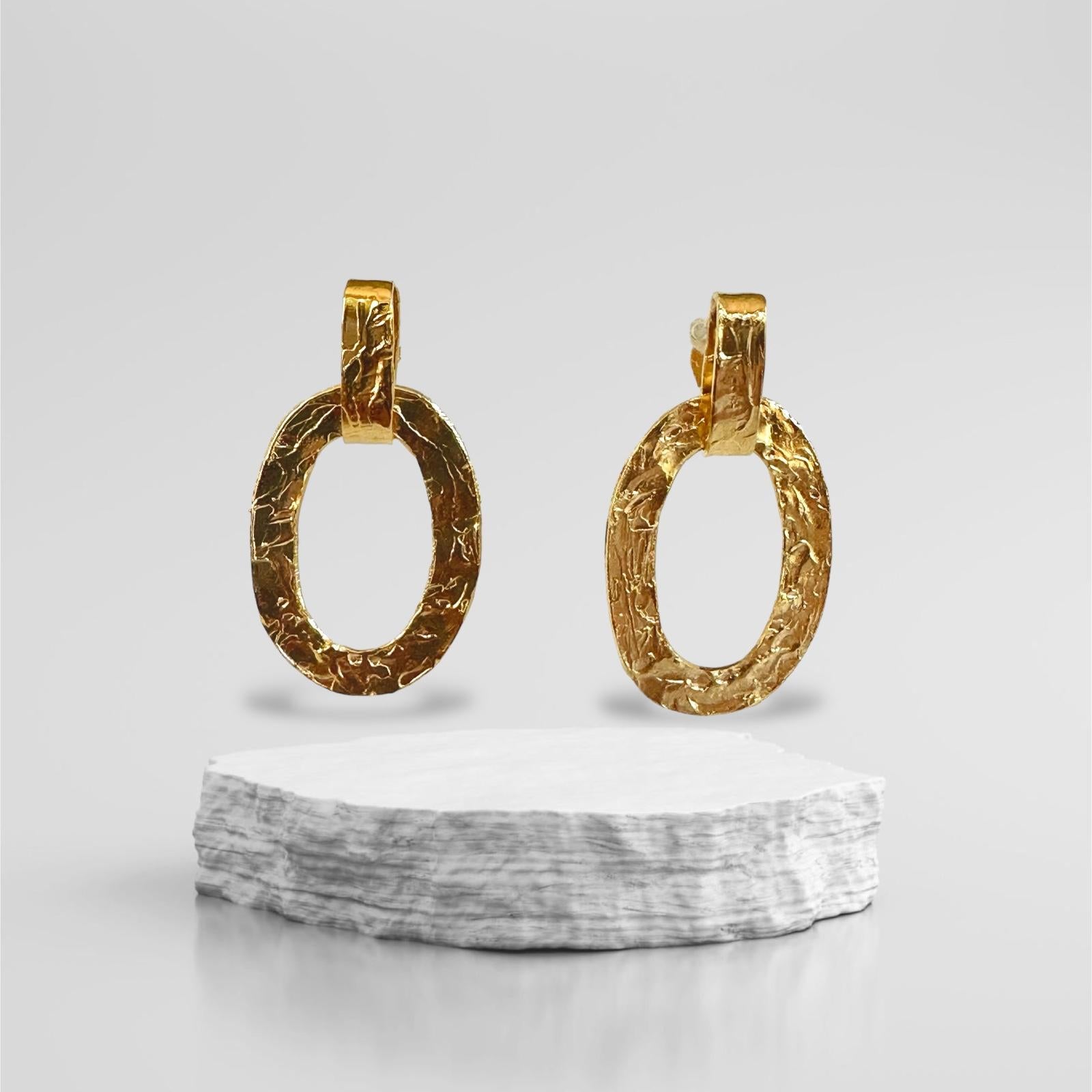 Girocollo a doppio anello in bronzo dorato in vendita 1